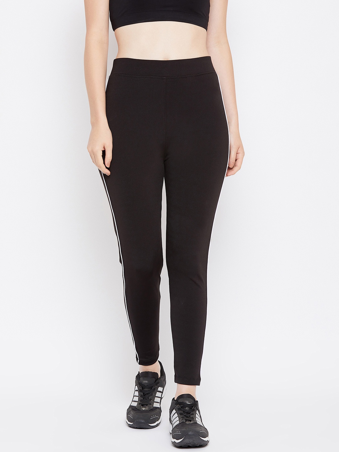 

Urban Komfort Women Black Solid Sports Tights