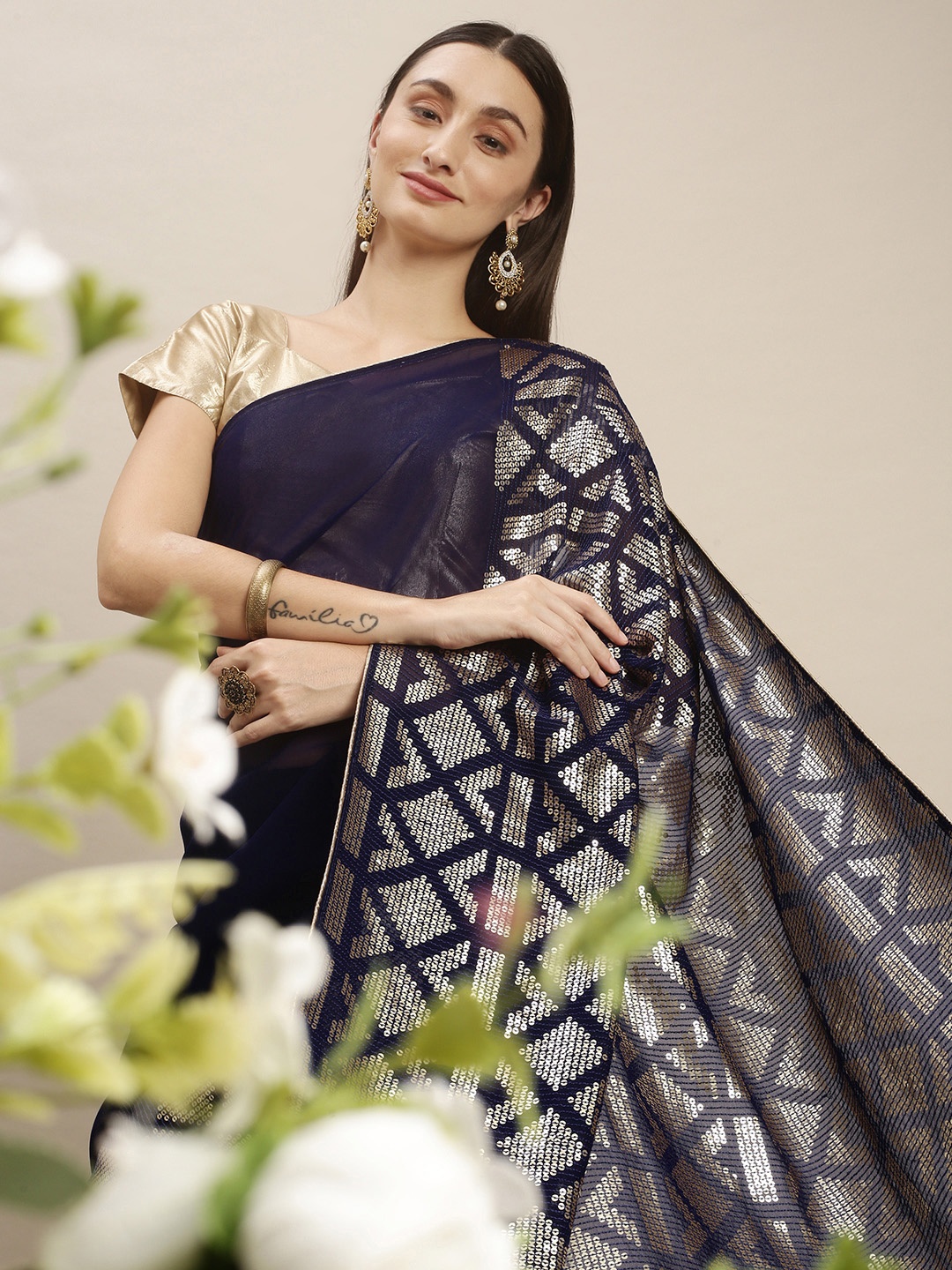 

nirja Fab Navy Blue Embroidered Sequinned Poly Georgette Saree