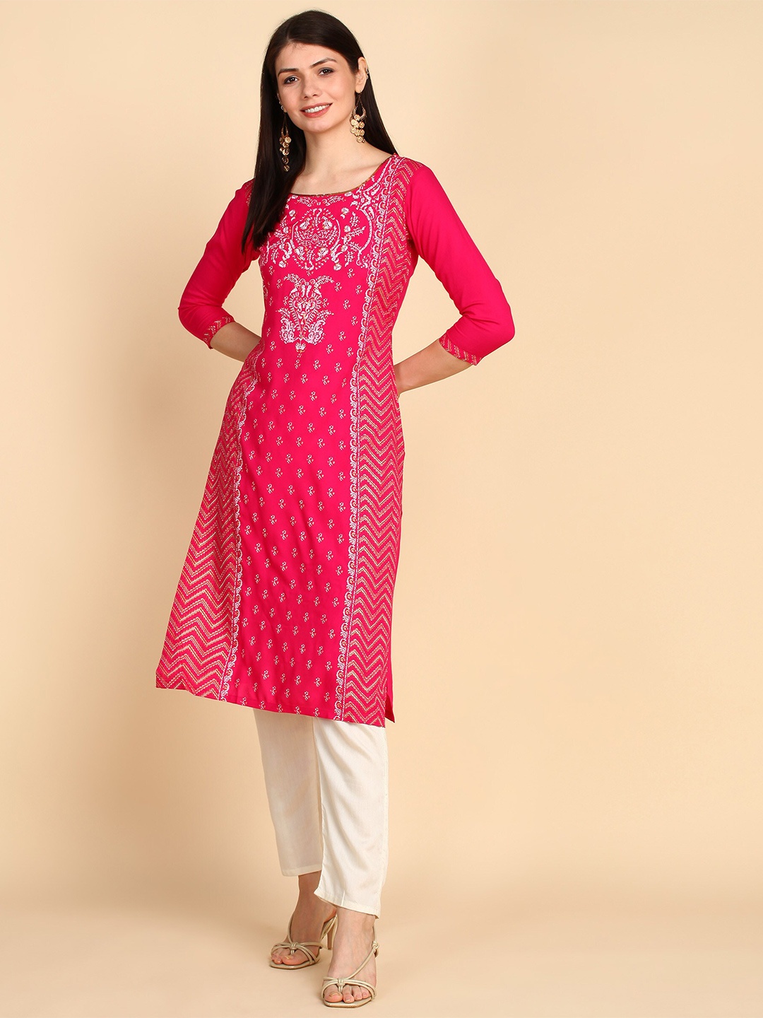 

Bani Women Fuchsia & White Ethnic Motifs Yoke Design Liva Kurta