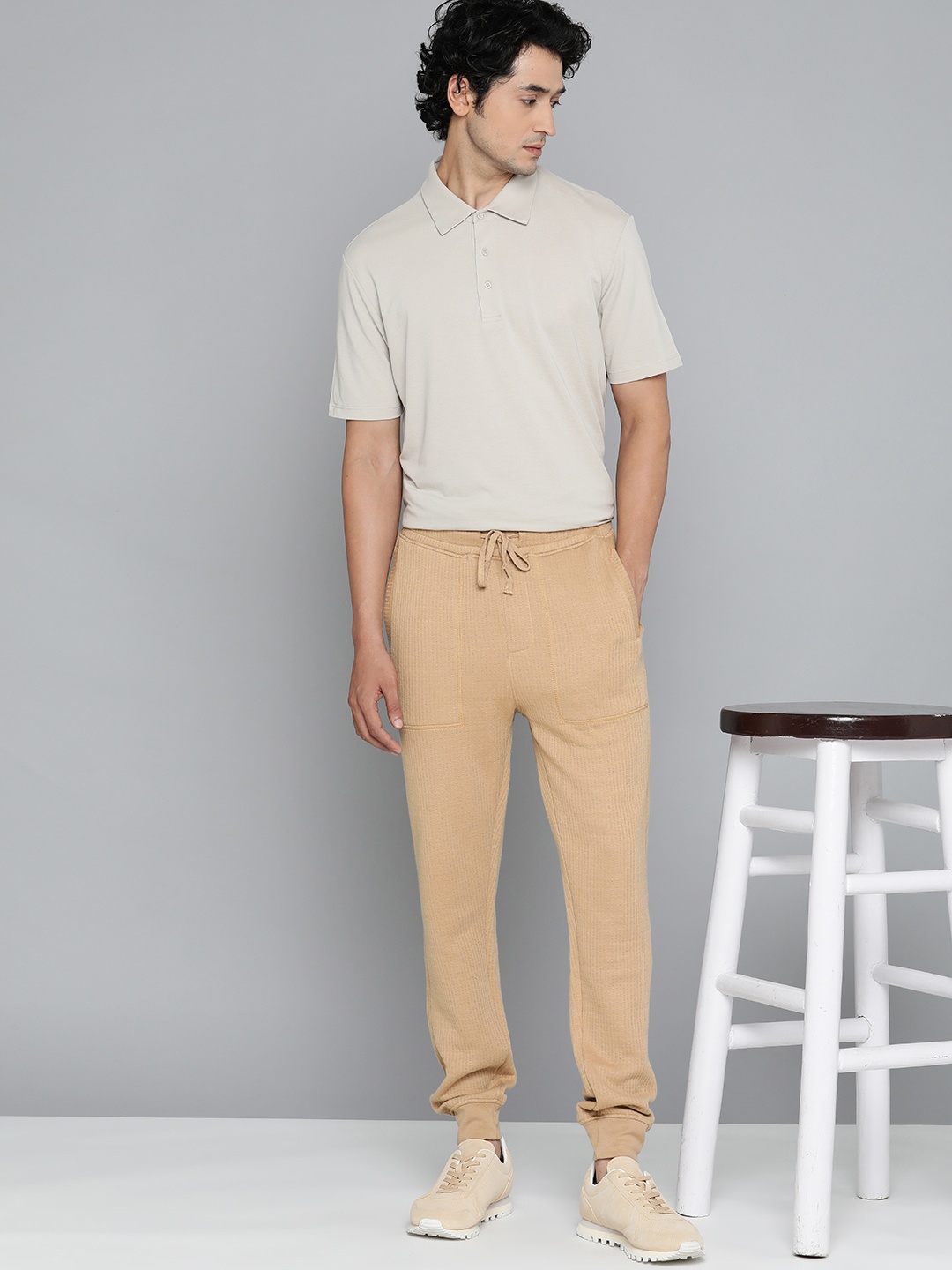 

ether Men Khaki Solid Ribbed Knitted Joggers