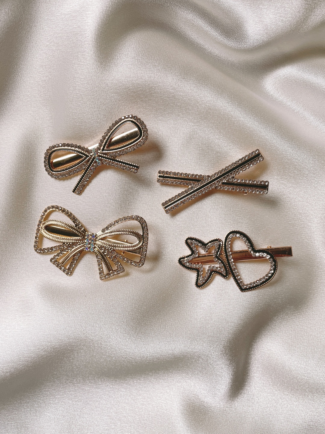 

Mueras Women Gold-Toned & White Set of 4 Embellished Alligator Hair Clip