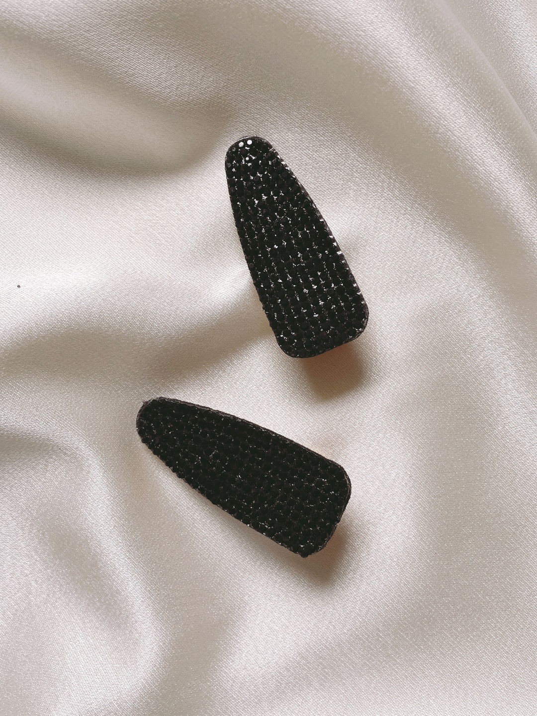 

Mueras Women Black Set of 2 Embellished Alligator Hair Clip