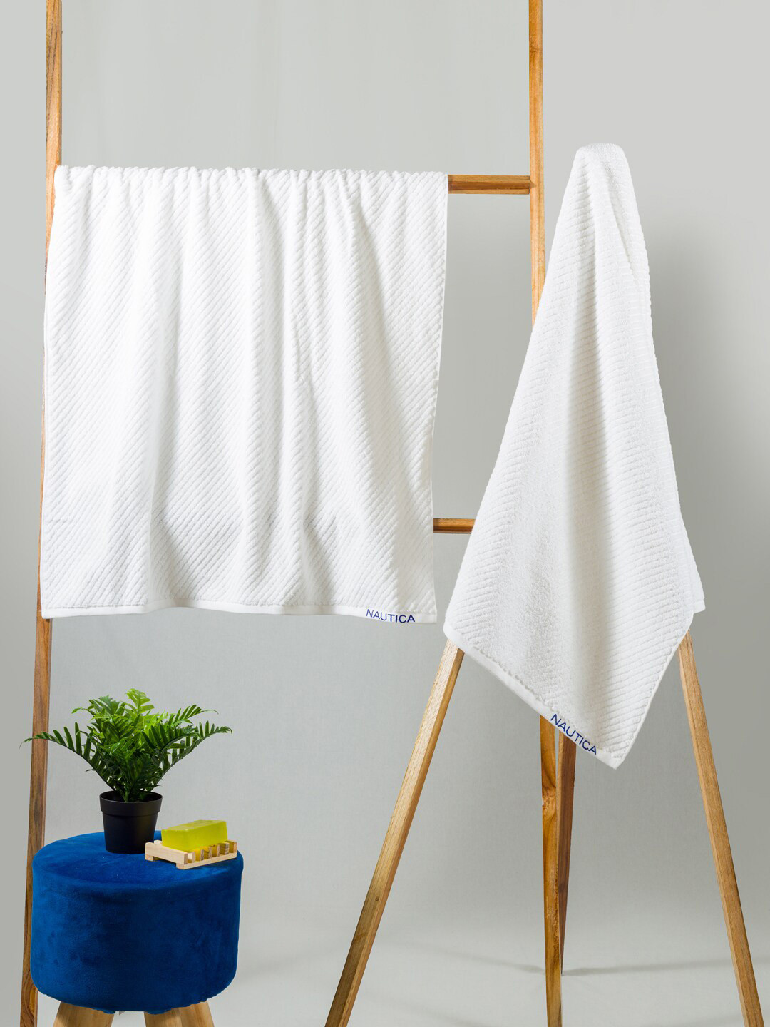 

Nautica Set Of 2 Solid Pure Cotton 600 GSM Bath Towels, White