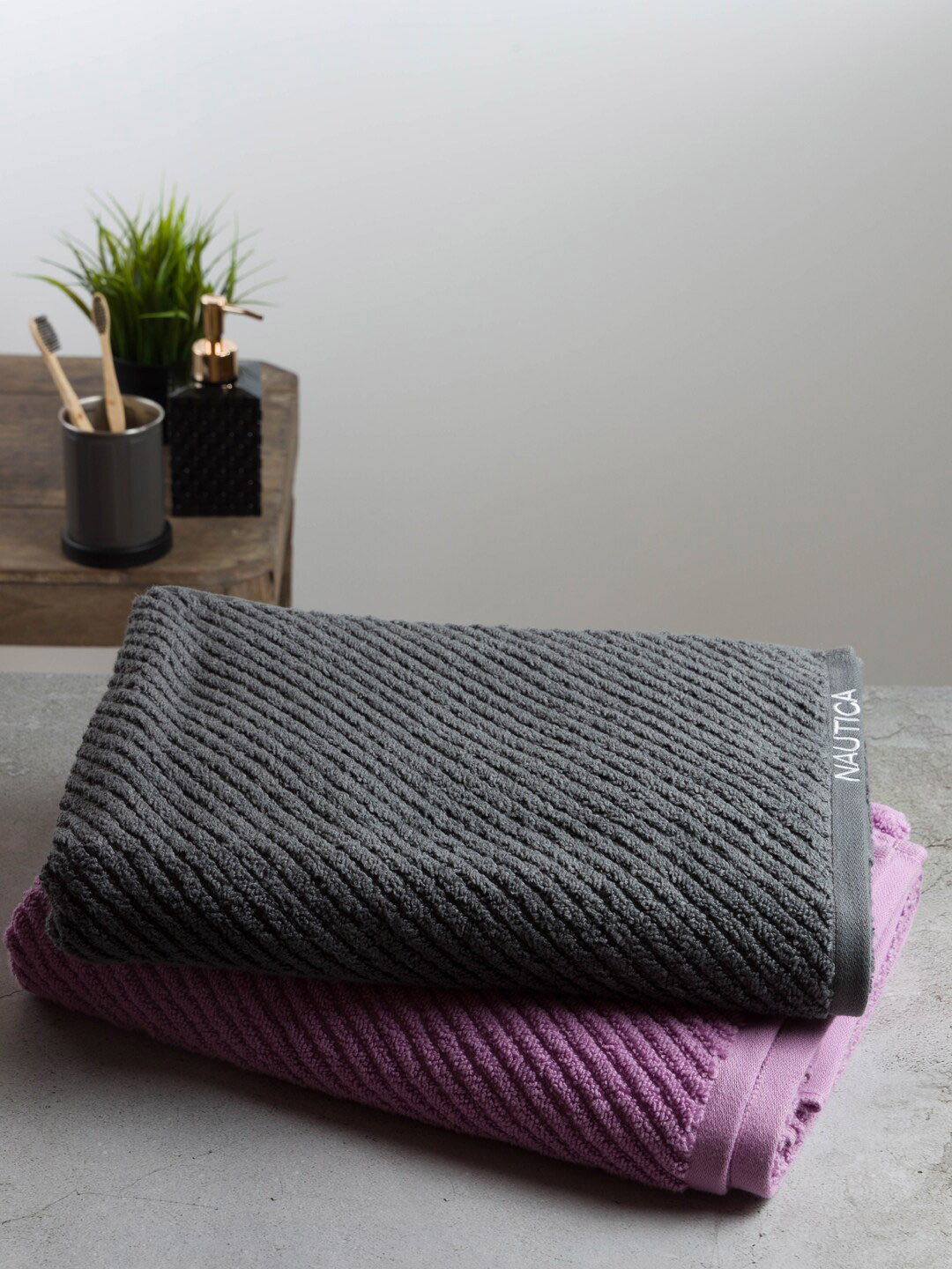 

Nautica Set Of 2 Solid 600 GSM Cotton Bath Towel Set, Grey