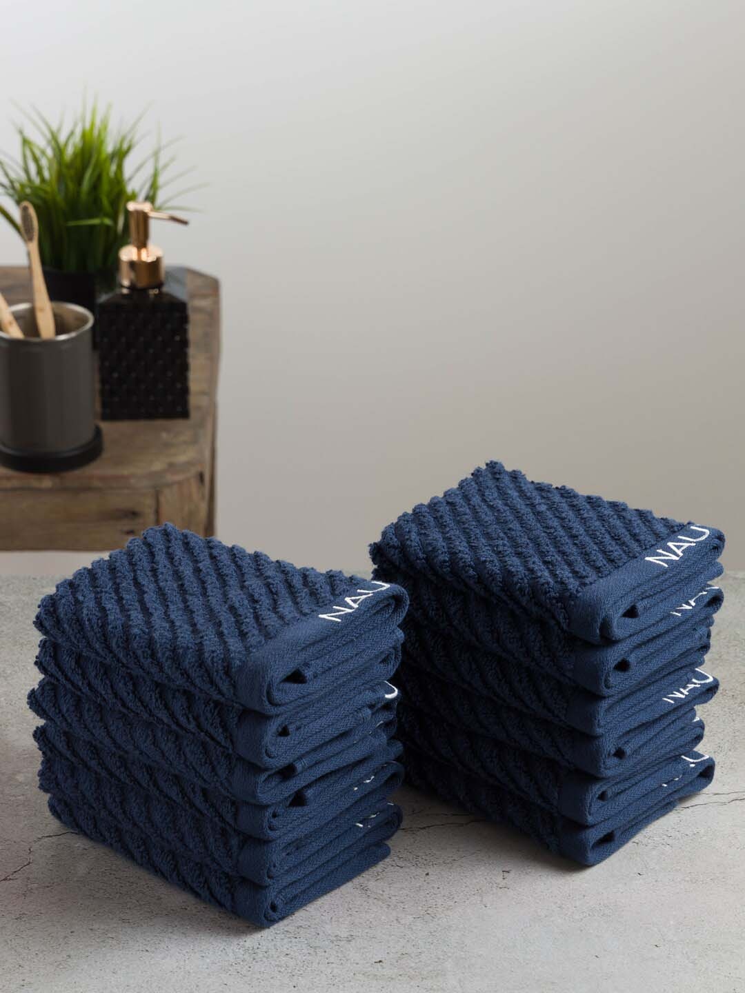 

Nautica Set Of 8 Solid 600 GSM Cotton Face Towel Set, Navy blue