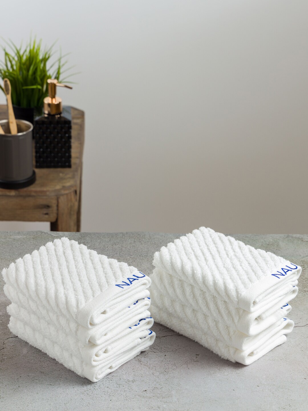 

Nautica Set Of 8 Solid 600 GSM Pure Cotton Face Towels, White