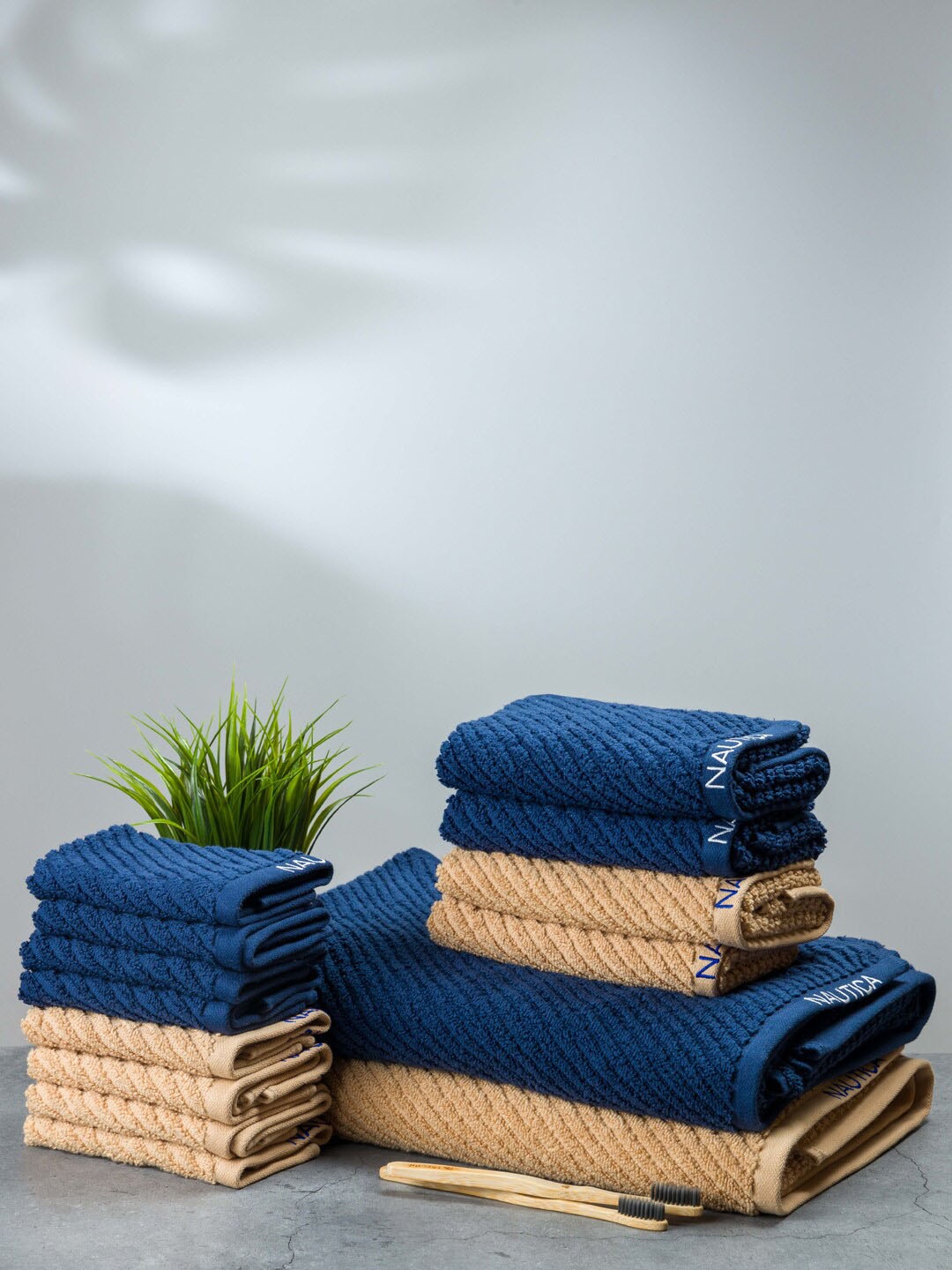 

Nautica Beige & Navy Blue Set of 14 Solid 600 GSM Cotton Towel Set