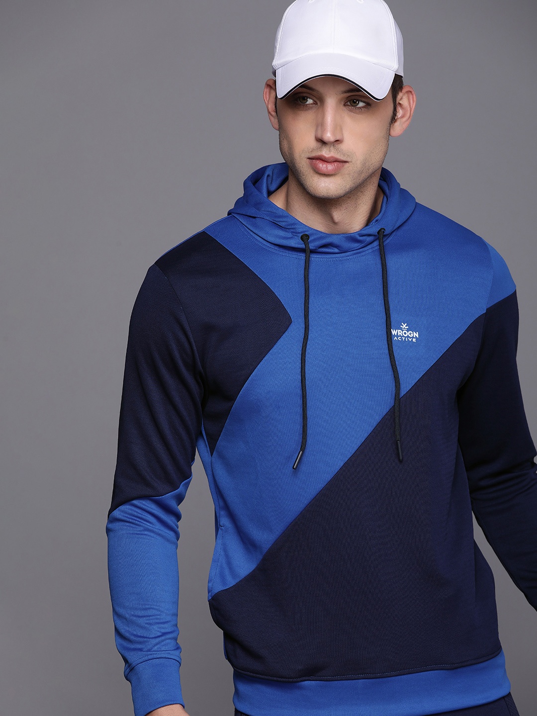 

WROGN ACTIVE Men Colourblocked Slim-Fit Hooded Sweatshirt, Navy blue