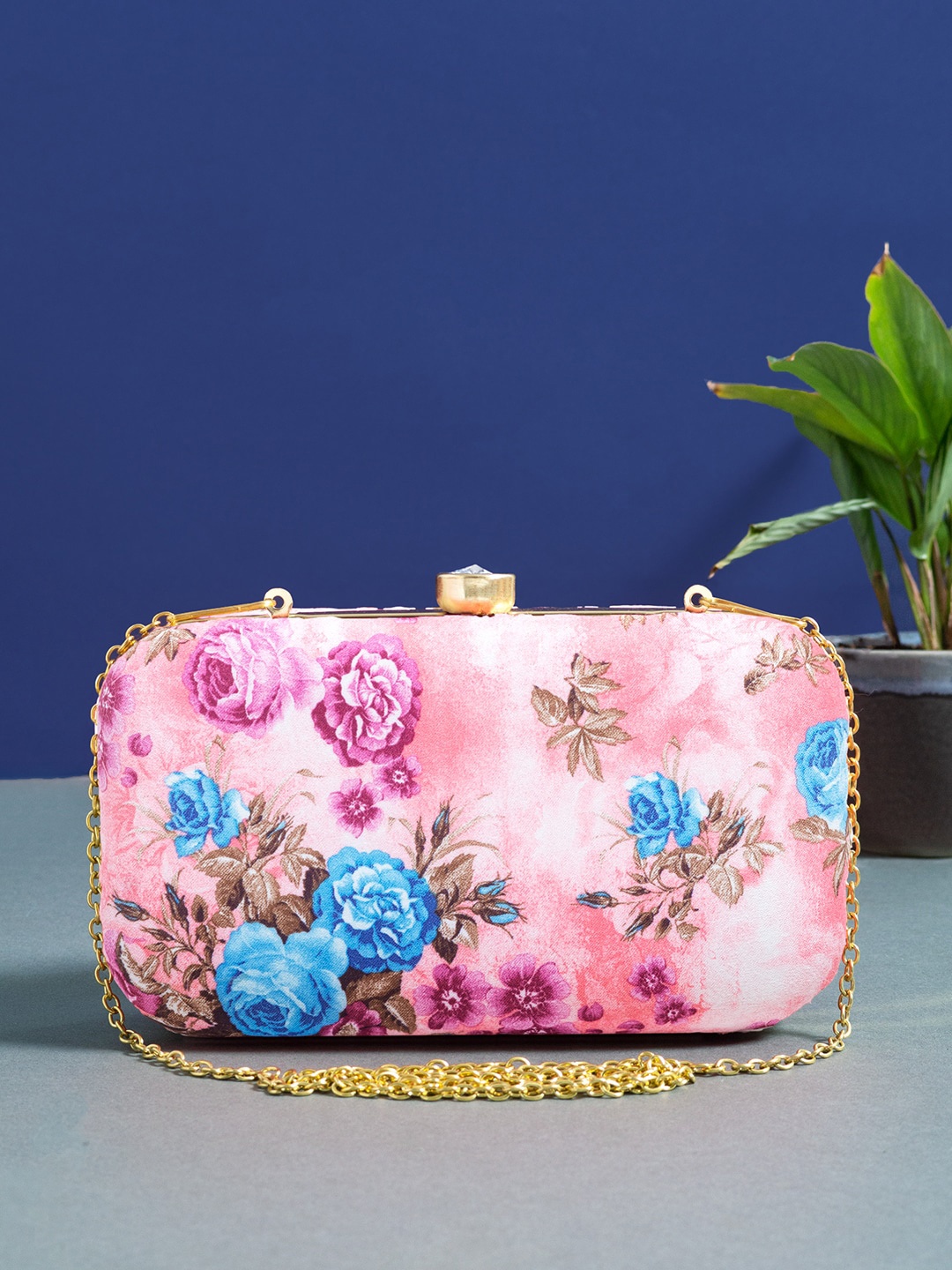 

Golden Peacock Women Pink Clutches