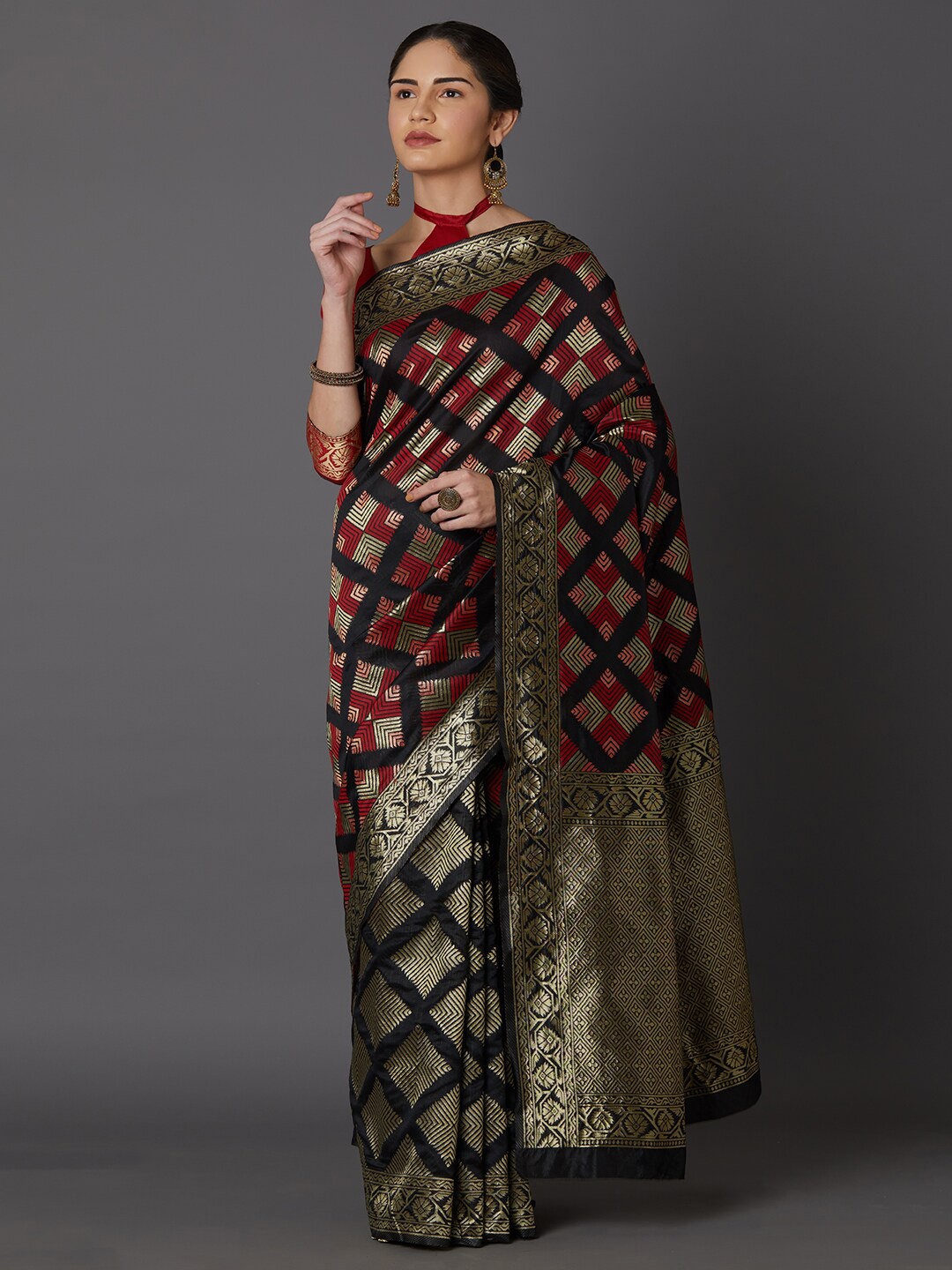 

Mitera Black & Red Floral Zari Silk Blend Kasavu Saree