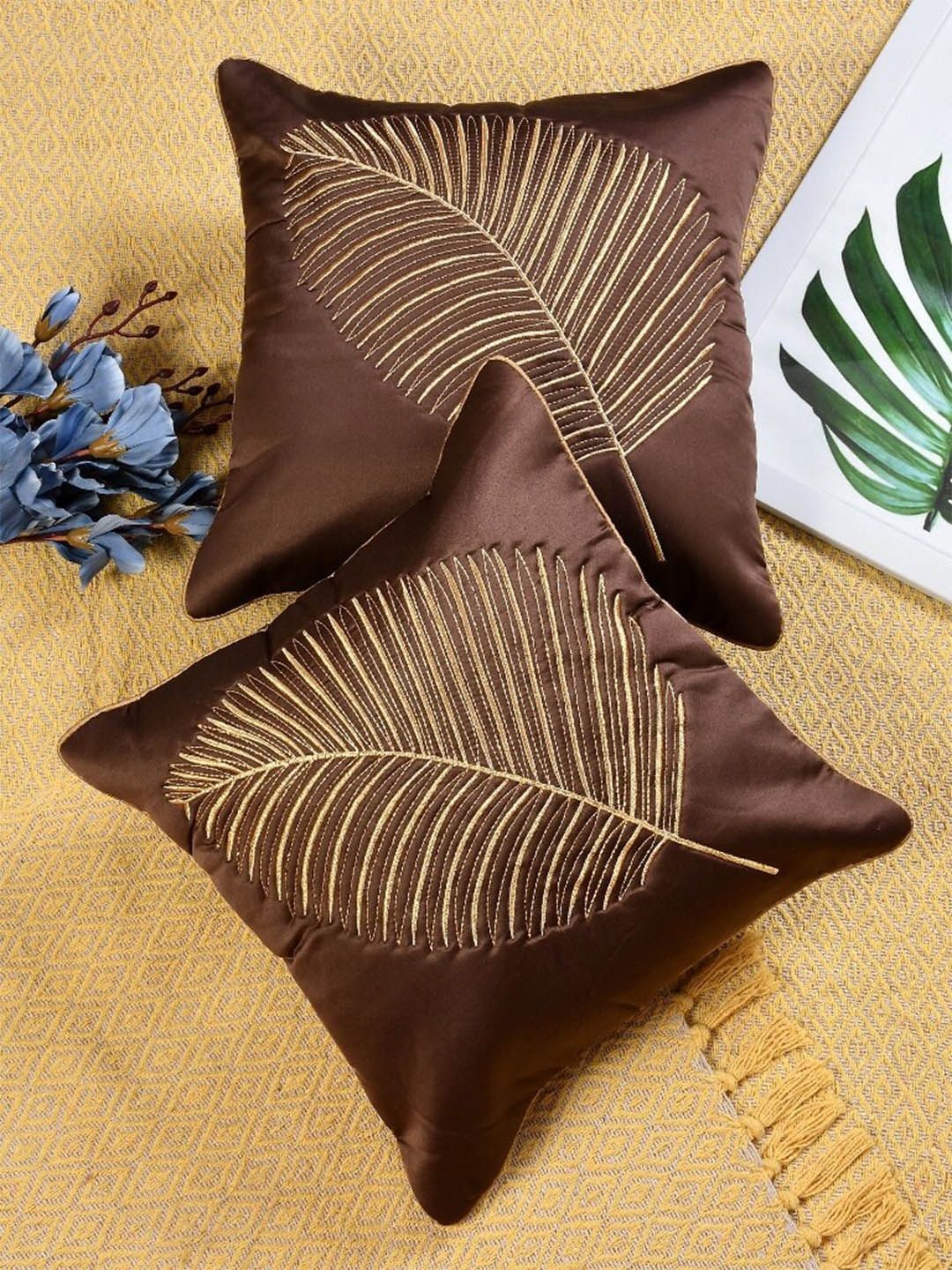 

Molly & Michel Brown Set of 2 Velvet Square Cushion Covers