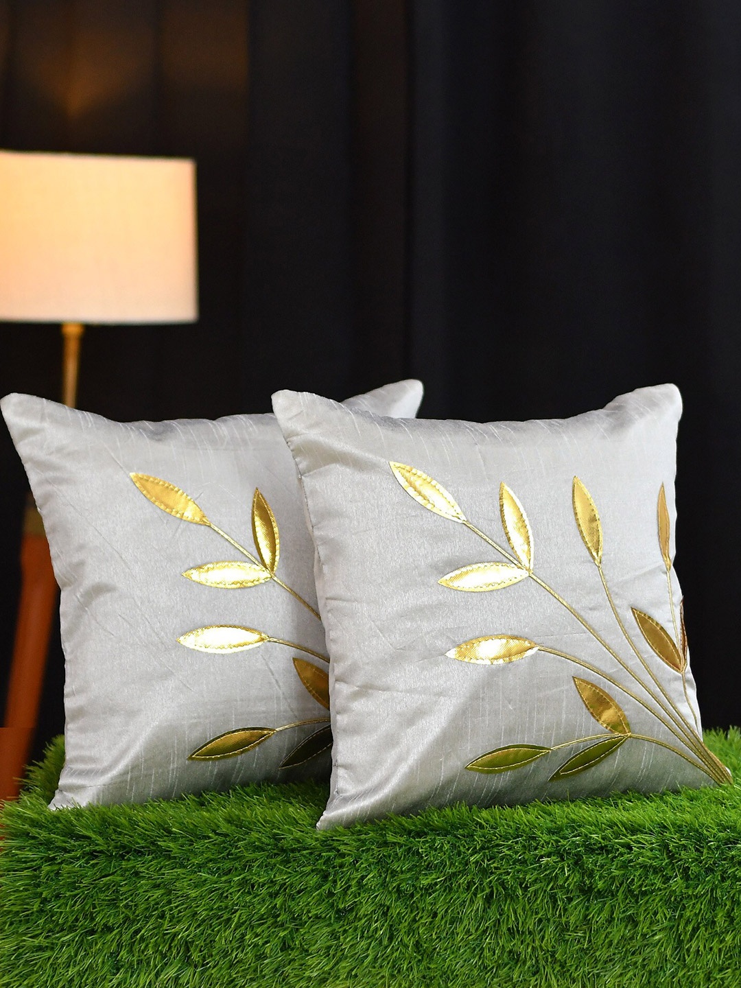 

Molly & Michel Cream-Coloured & Gold-Toned Set of 2 Velvet Square Cushion Covers