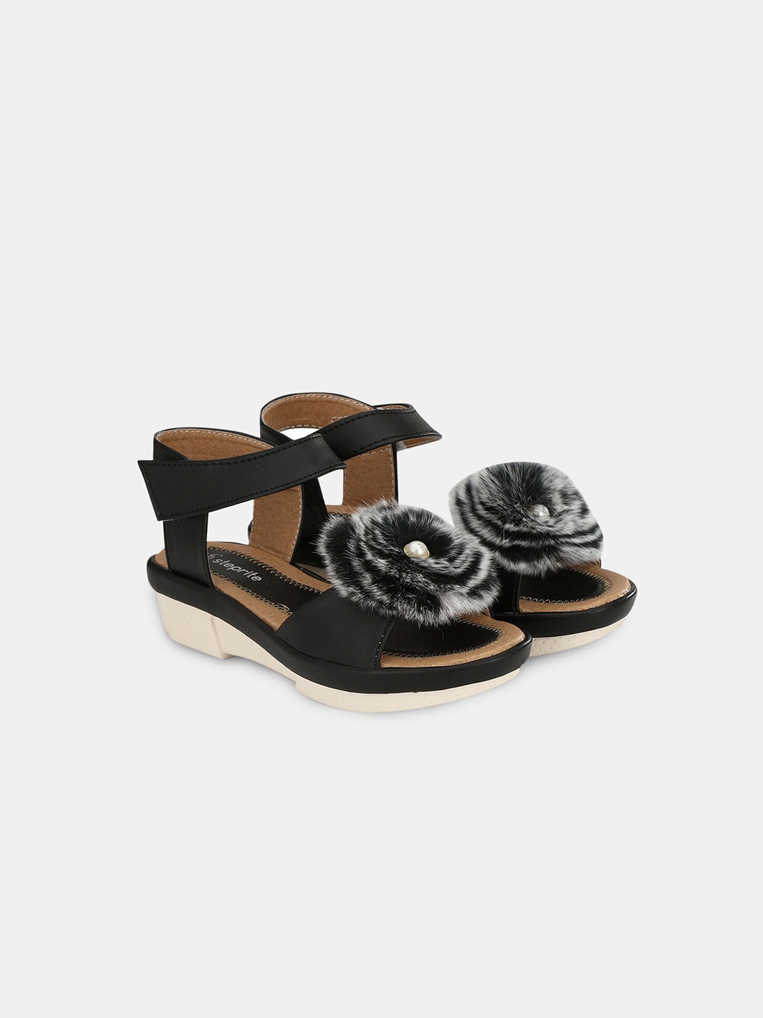 

Hopscotch Girls Black & Brown Comfort Sandals