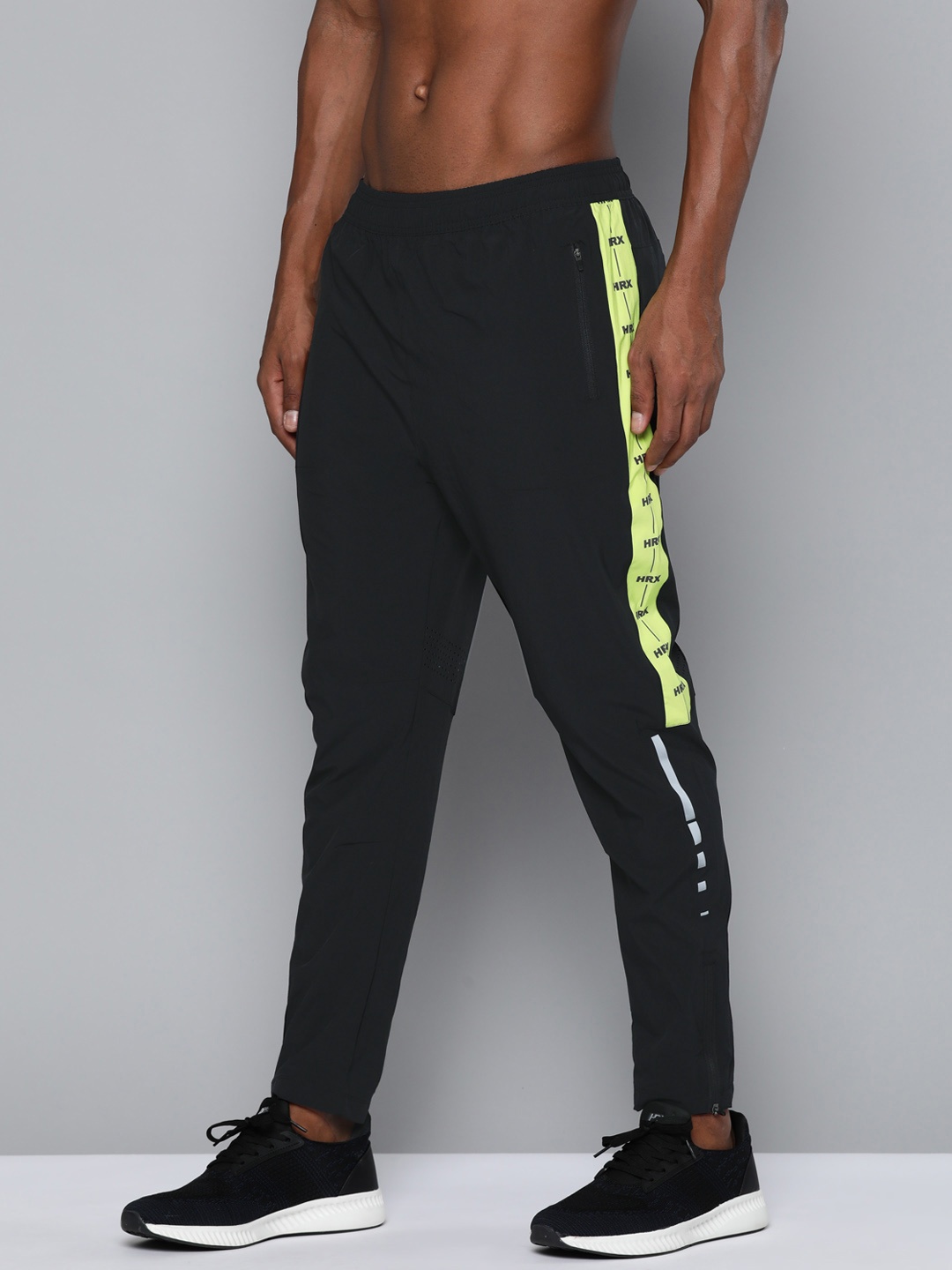 

HRX by Hrithik Roshan Men Printed Track Pant, Black