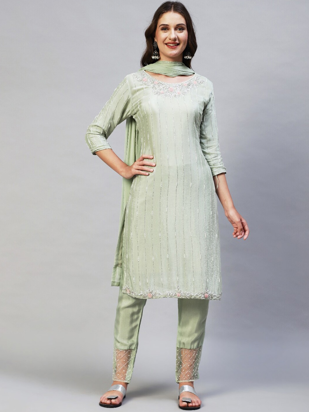 

FASHOR Women Green Ethnic Motifs Embroidered Kurta with Trousers & Dupatta