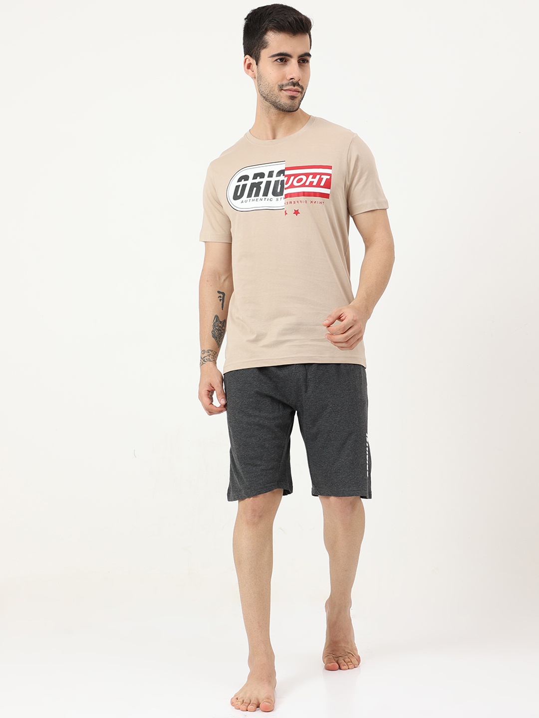 

Masculino Latino Men Beige & Grey Printed Cotton Night suit