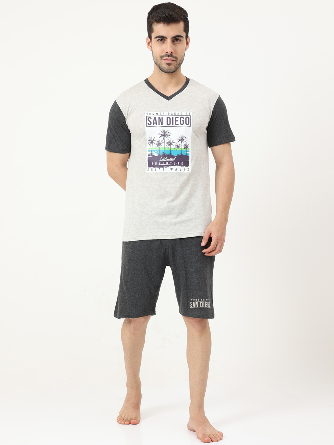 

Masculino Latino Men Off White & Grey Printed Cotton Night suit