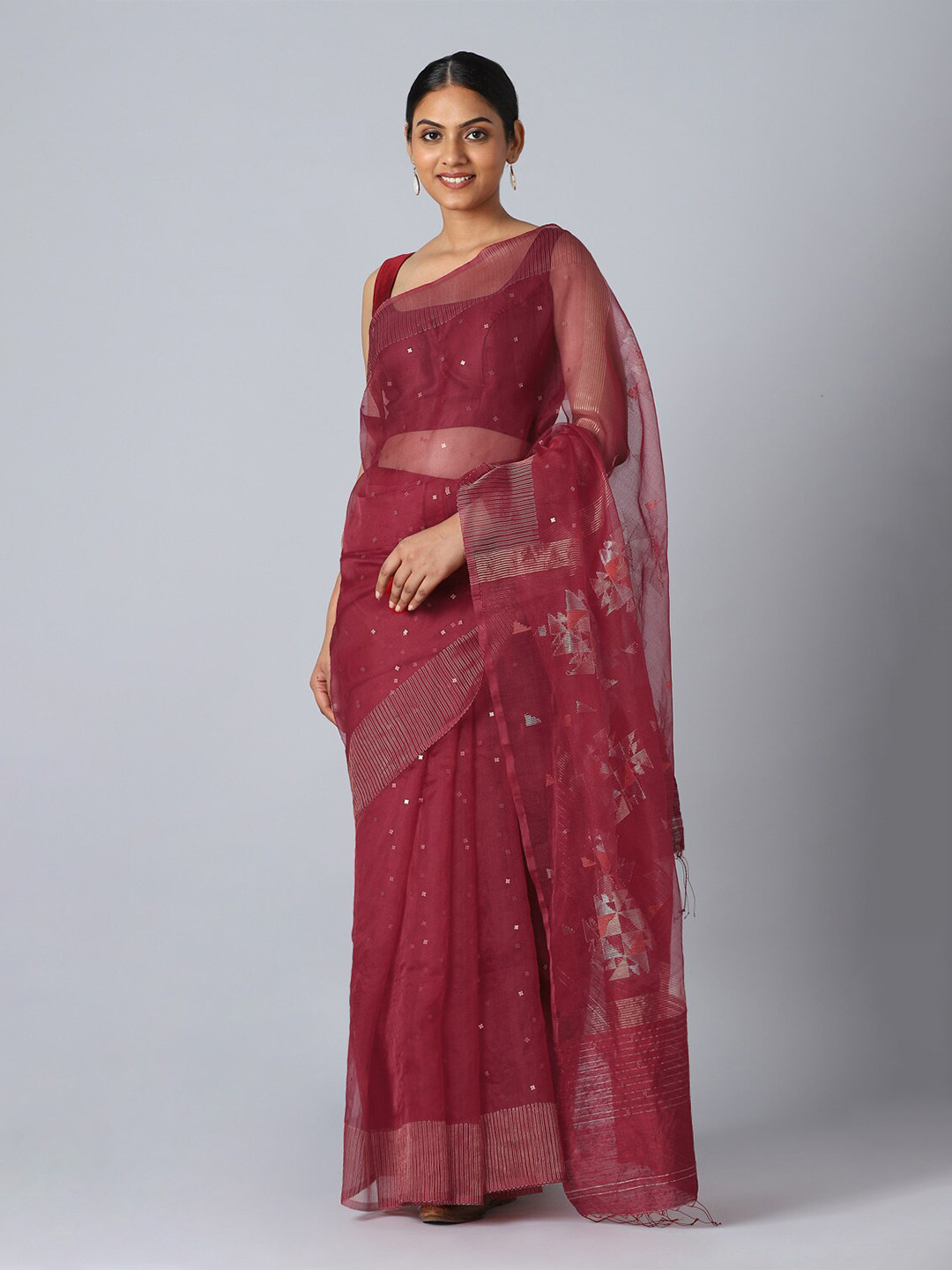 

Taneira Red & Gold-Toned Woven Design Pure Silk Saree