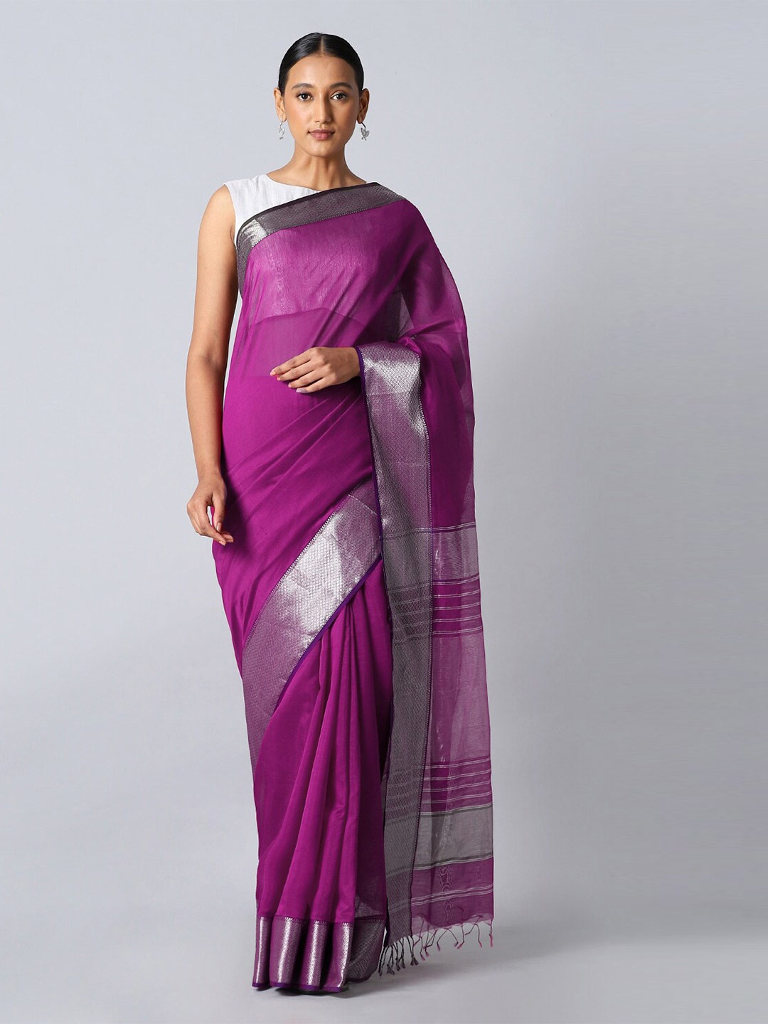 

Taneira Magenta & Silver-Toned Zari Silk Cotton Maheshwari Saree