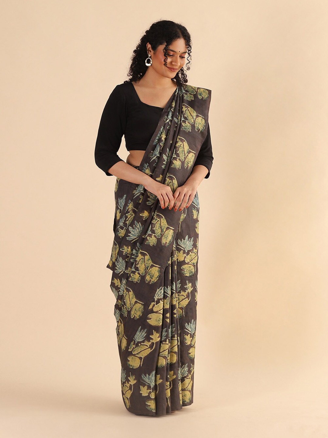 

Taneira Black & Beige Batik Pure Silk Block Print Saree