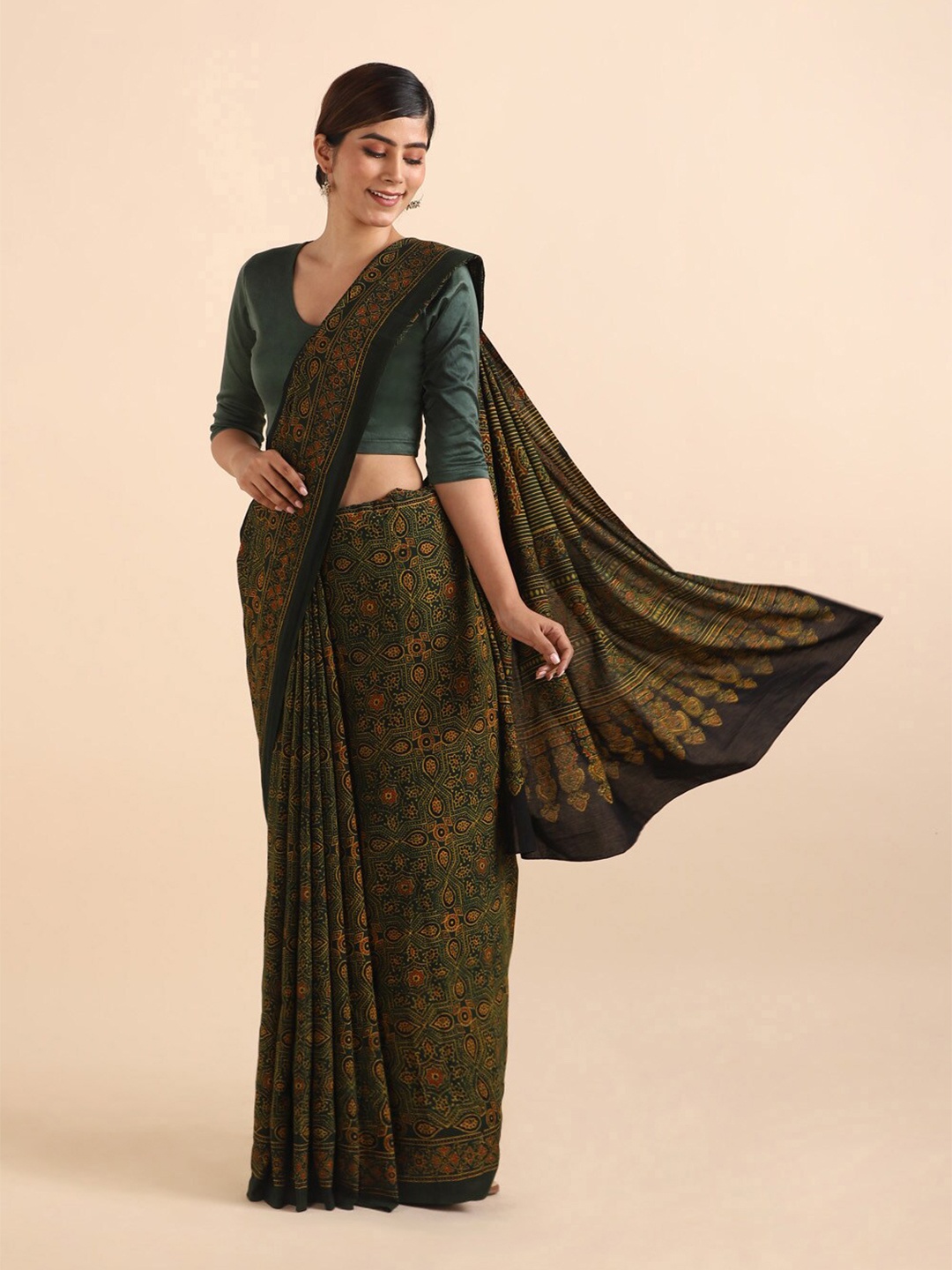 

Taneira Green Ethnic Motifs Pure Cotton Block Print Saree
