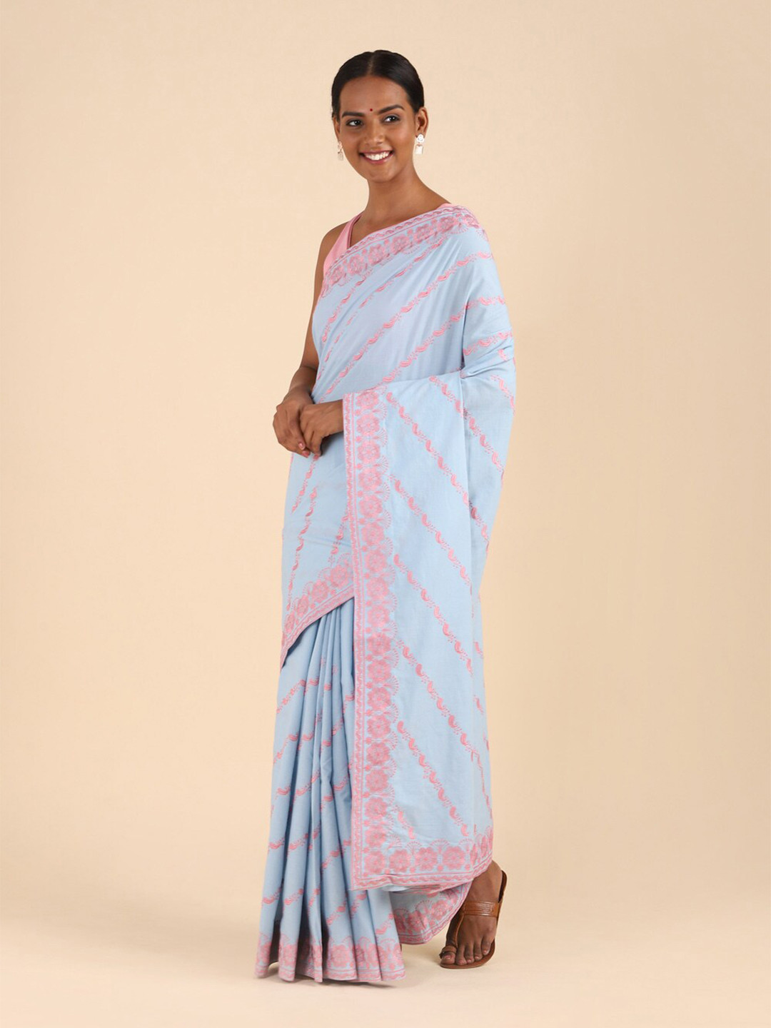 

Taneira Blue & Pink Ethnic Motifs Embroidered Pure Cotton Saree