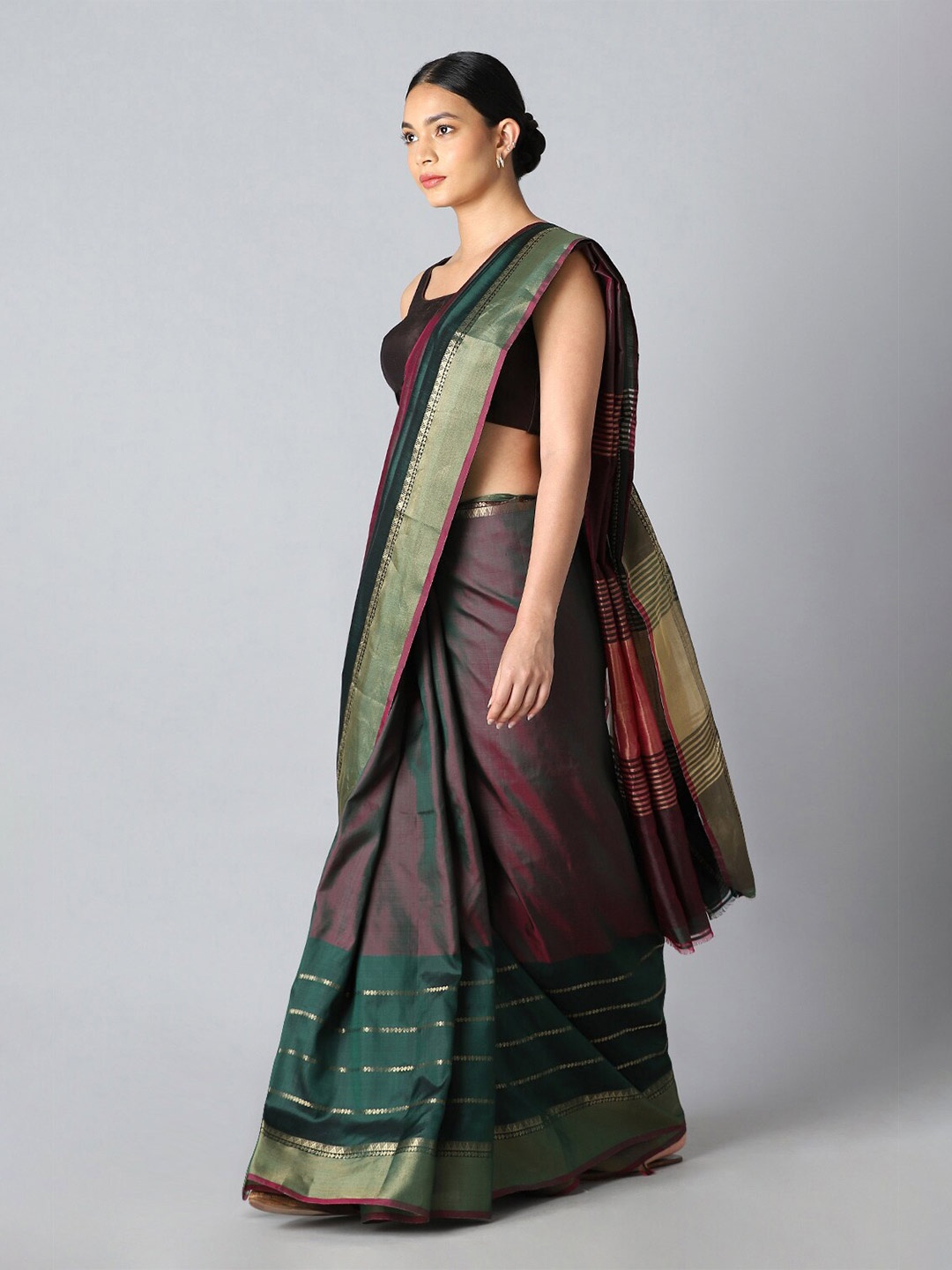 

Taneira Women Green & Gold-Toned Zari Pure Silk Saree