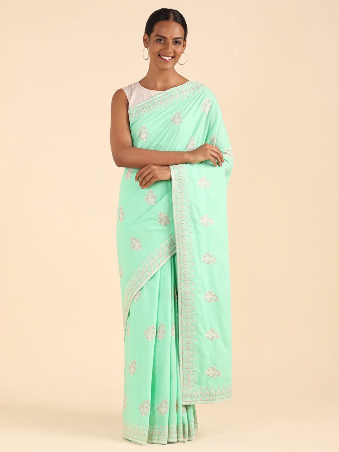 

Taneira Green & White Floral Zari Pure Cotton Saree