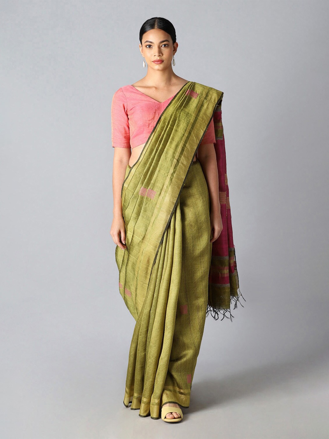 

Taneira Green & Gold-Toned Woven Design Zari Pure Silk Bhagalpuri Saree