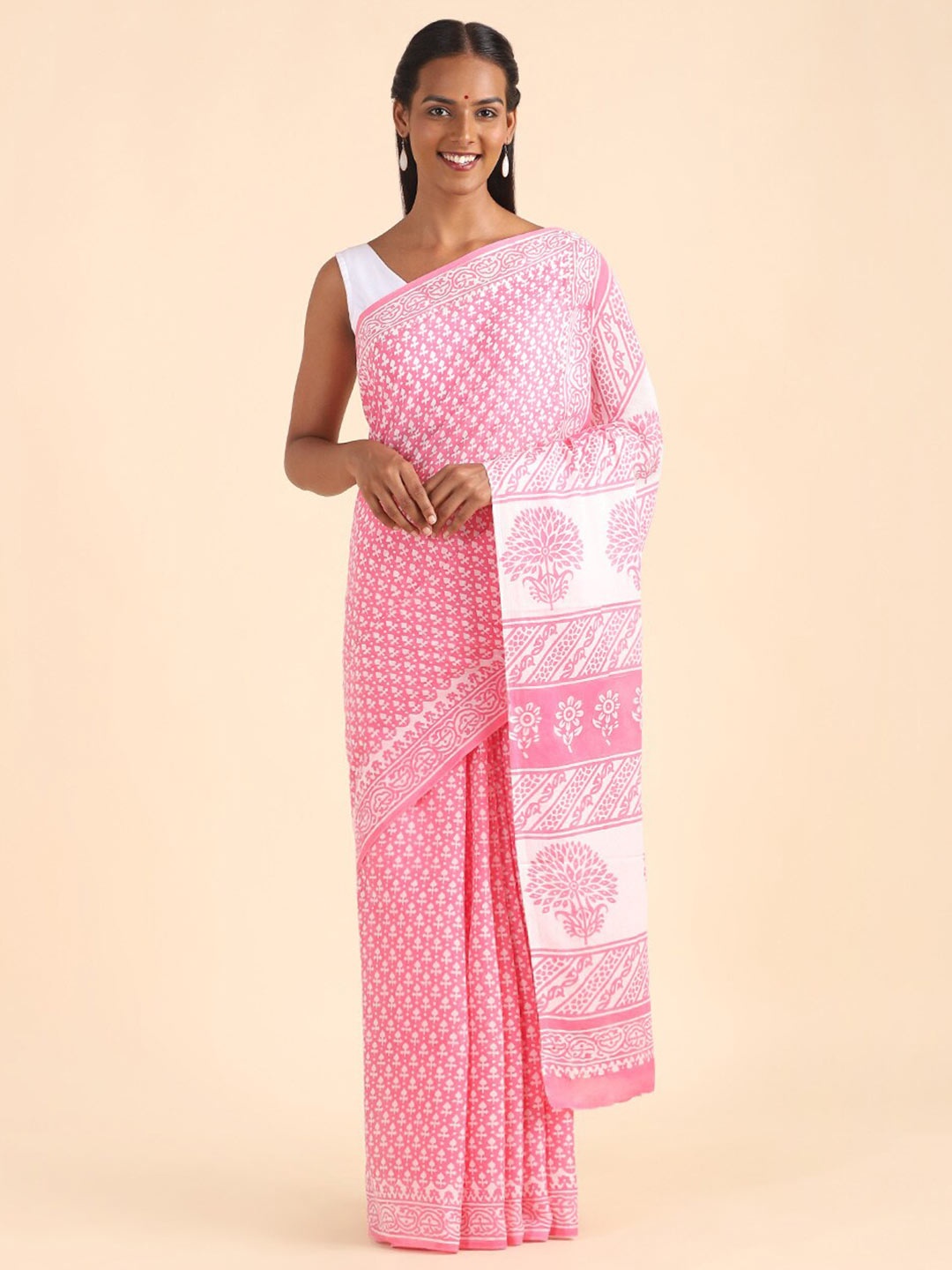 

Taneira Pink & White Floral Pure Cotton Block Print Saree