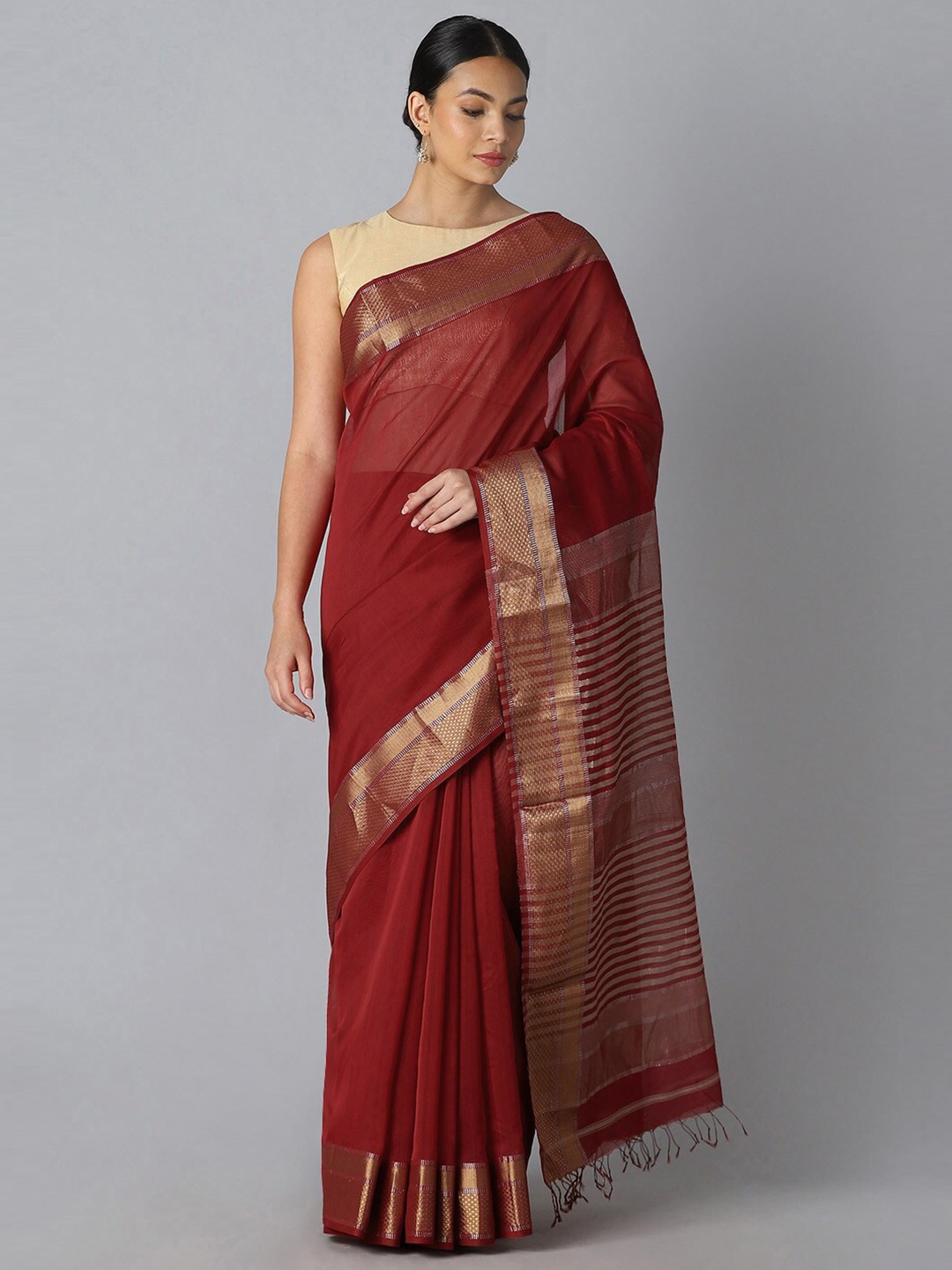 

Taneira Red & Gold-Toned Woven Design Zari Silk Cotton Maheshwari Saree