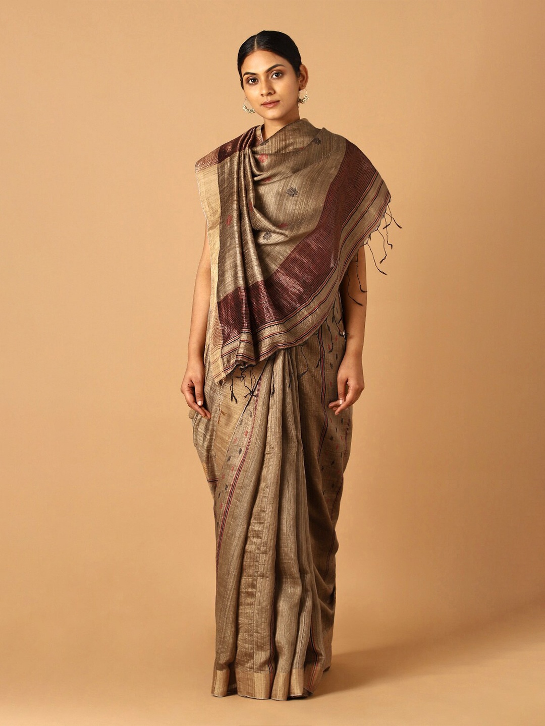 

Taneira Brown & Gold-Toned Floral Zari Pure Silk Jamdani Saree