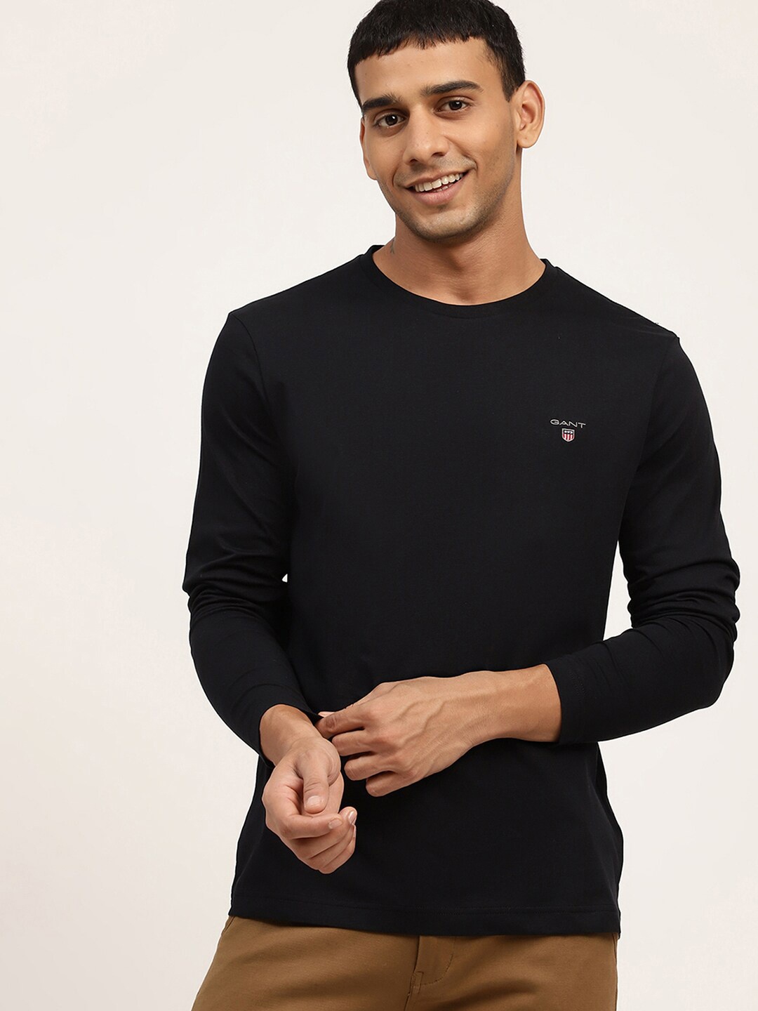 

GANT Men Black Solid T-shirt