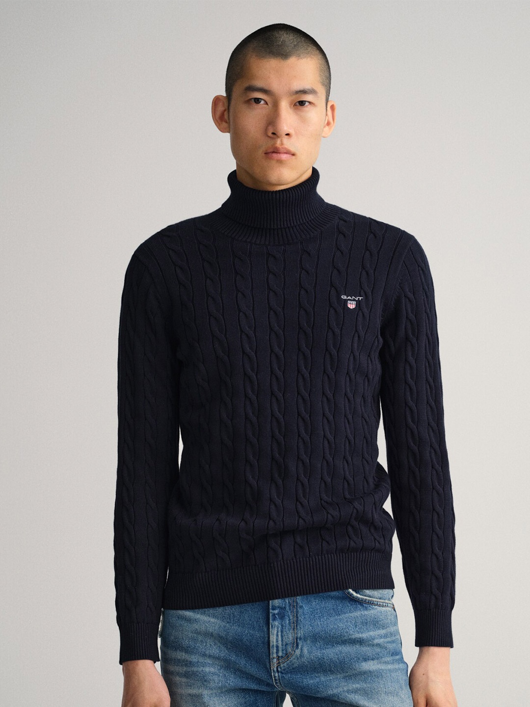 

GANT Men Blue Solid Turtle Neck Pullover
