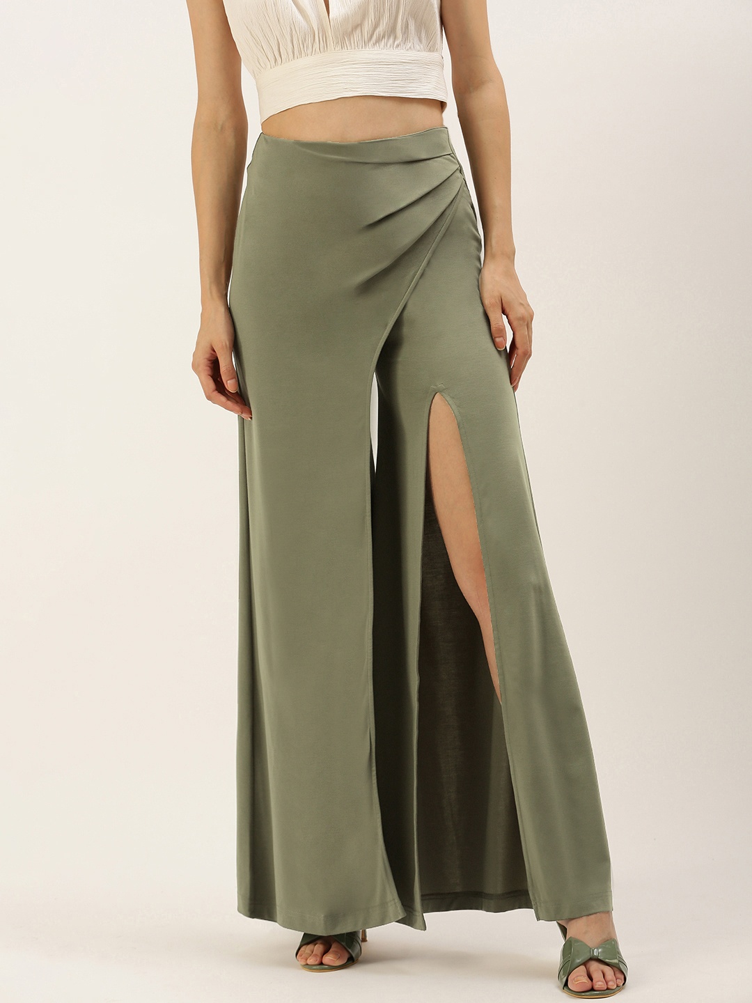 

FOREVER 21 Women Khaki Solid High Slit Flared Trousers