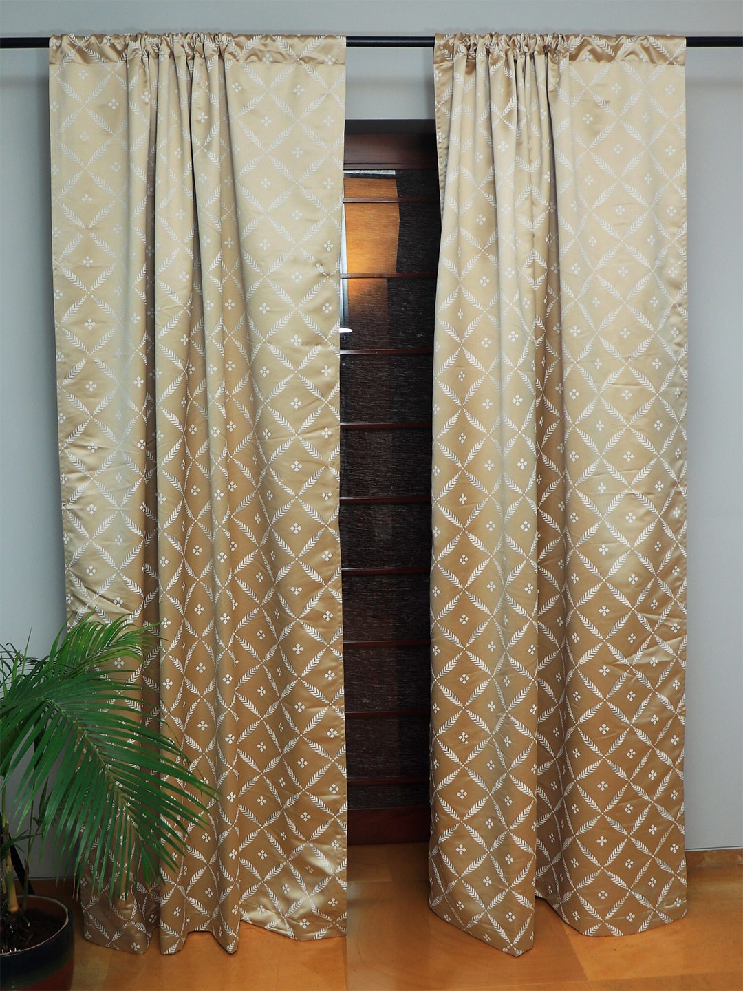 

ZEBA Gold-Toned Geometric Door Curtain