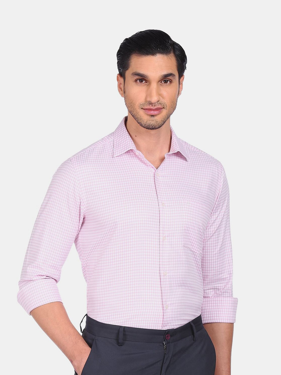 

Arrow Men Pink Regular Fit Checks Cotton Formal Shirt