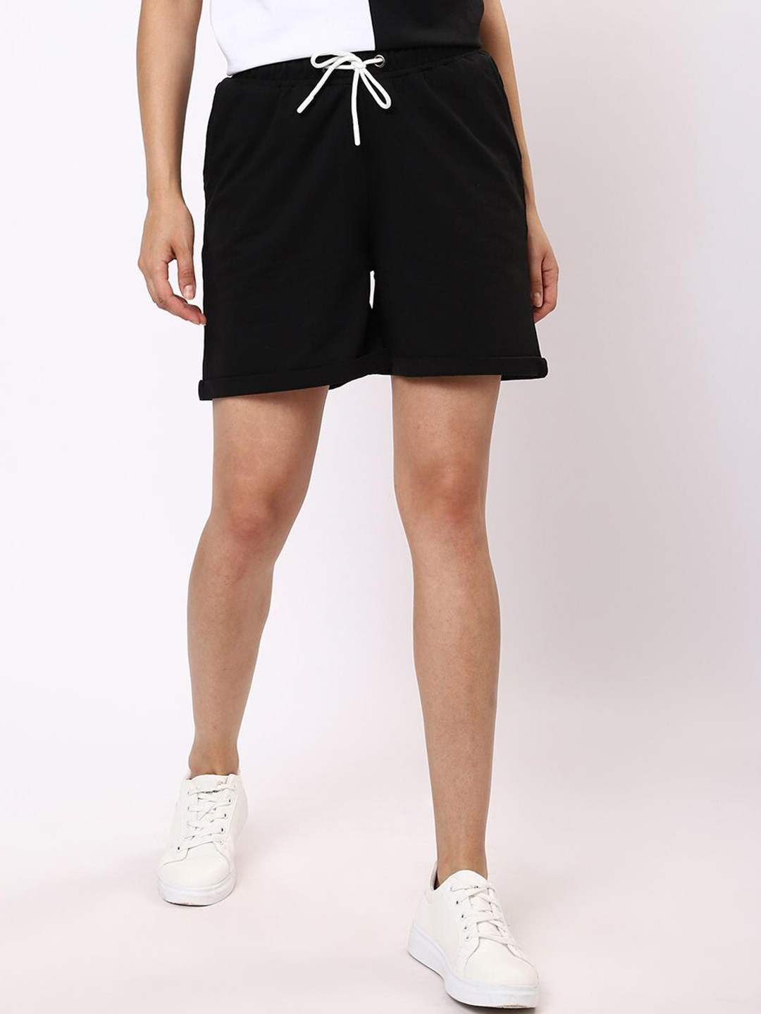 

Bewakoof Women Black Solid Shorts