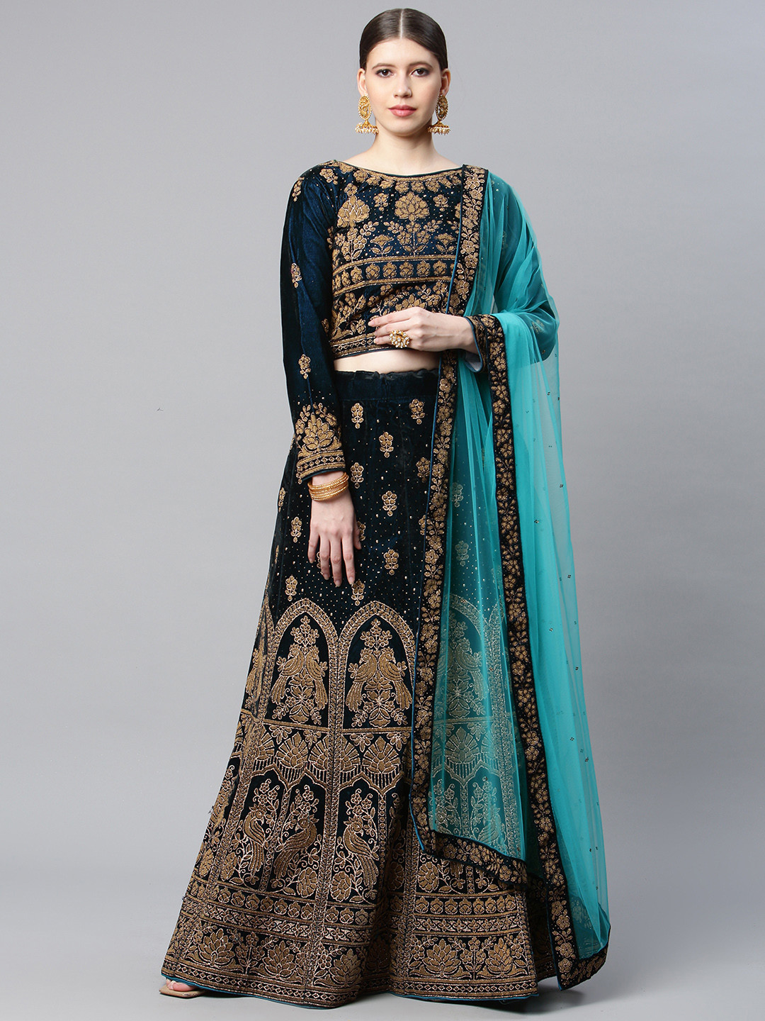 

CAMPAIGN TRENDS Navy Blue & Gold-Toned Semi-Stitched Lehenga & Unstitched Blouse