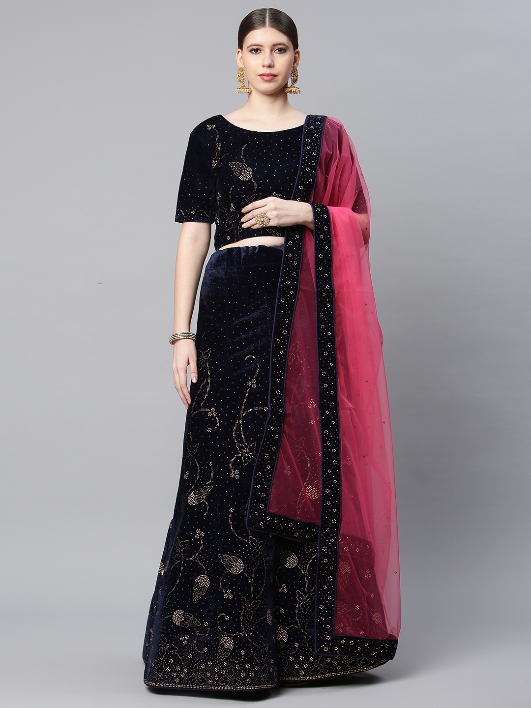 

CAMPAIGN TRENDS Navy Blue & Gold-Toned Semi-Stitched Lehenga & Blouse With Dupatta