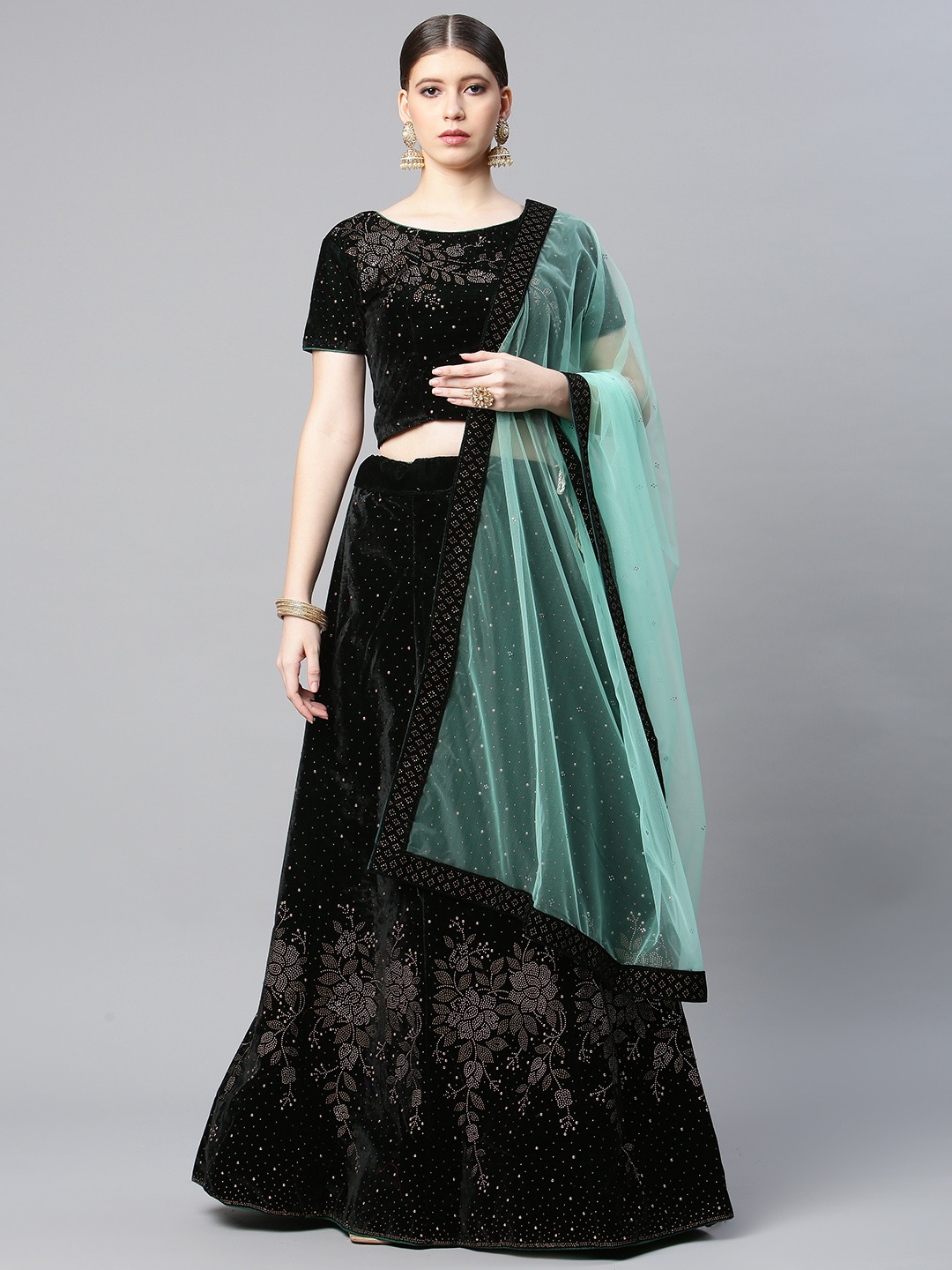 

CAMPAIGN TRENDS Green & Gold-Toned Semi-Stitched Lehenga & Unstitched Blouse With Dupatta