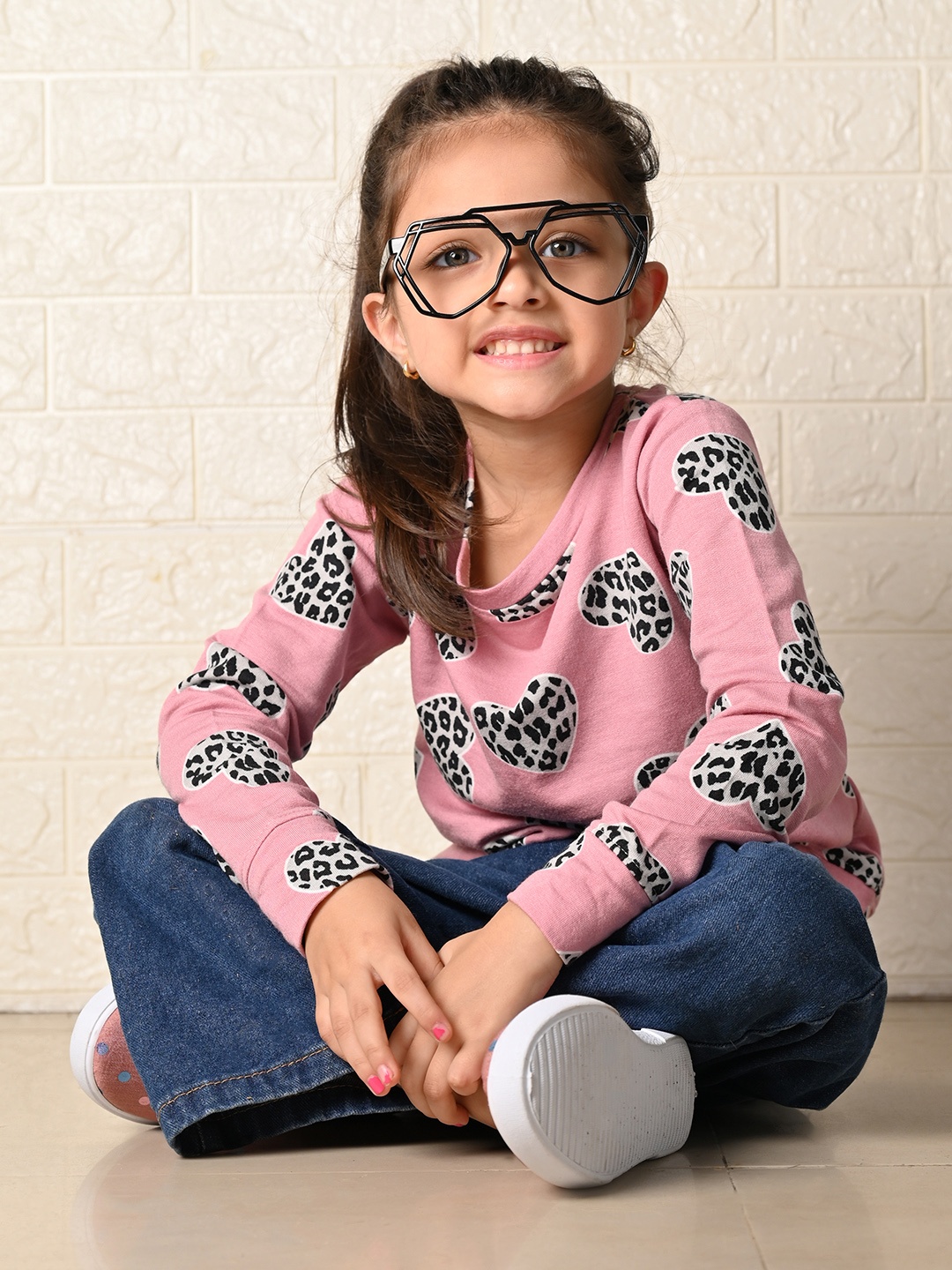 

LilPicks Girls Pink Printed Fleece Sweatshirt