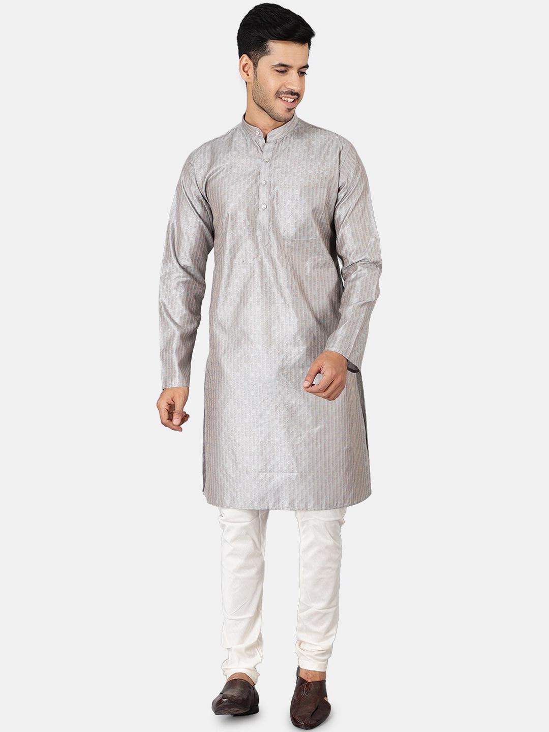 

Wintage Men Grey Thread Work Kurta