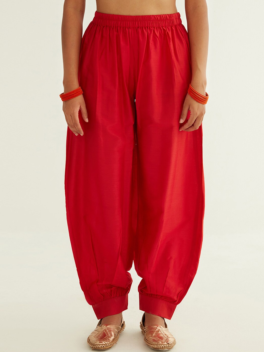 

Abhishti Women Red Relaxed Jodhpuris Trousers