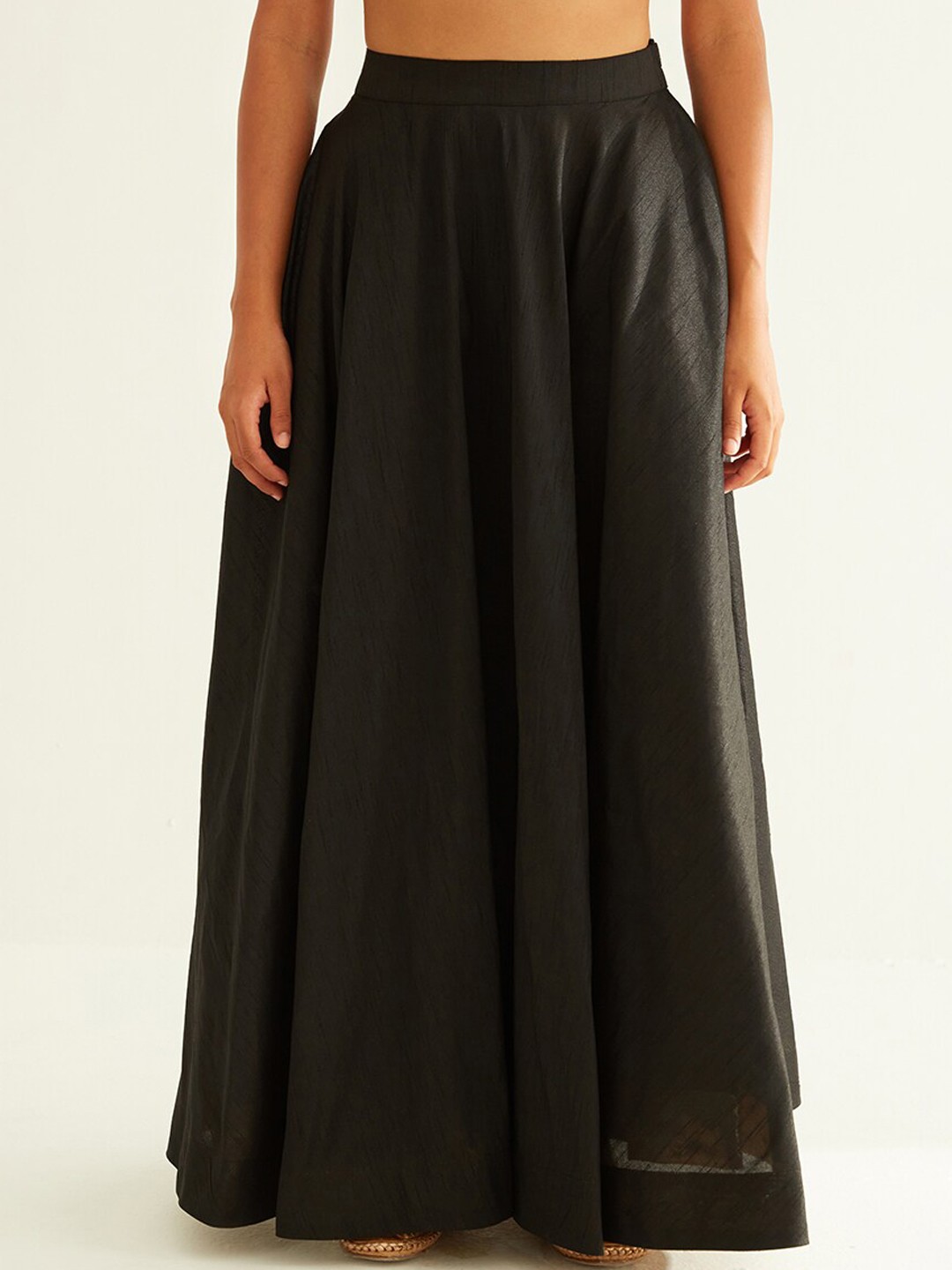 

Abhishti Women Black Relaxed Skirt