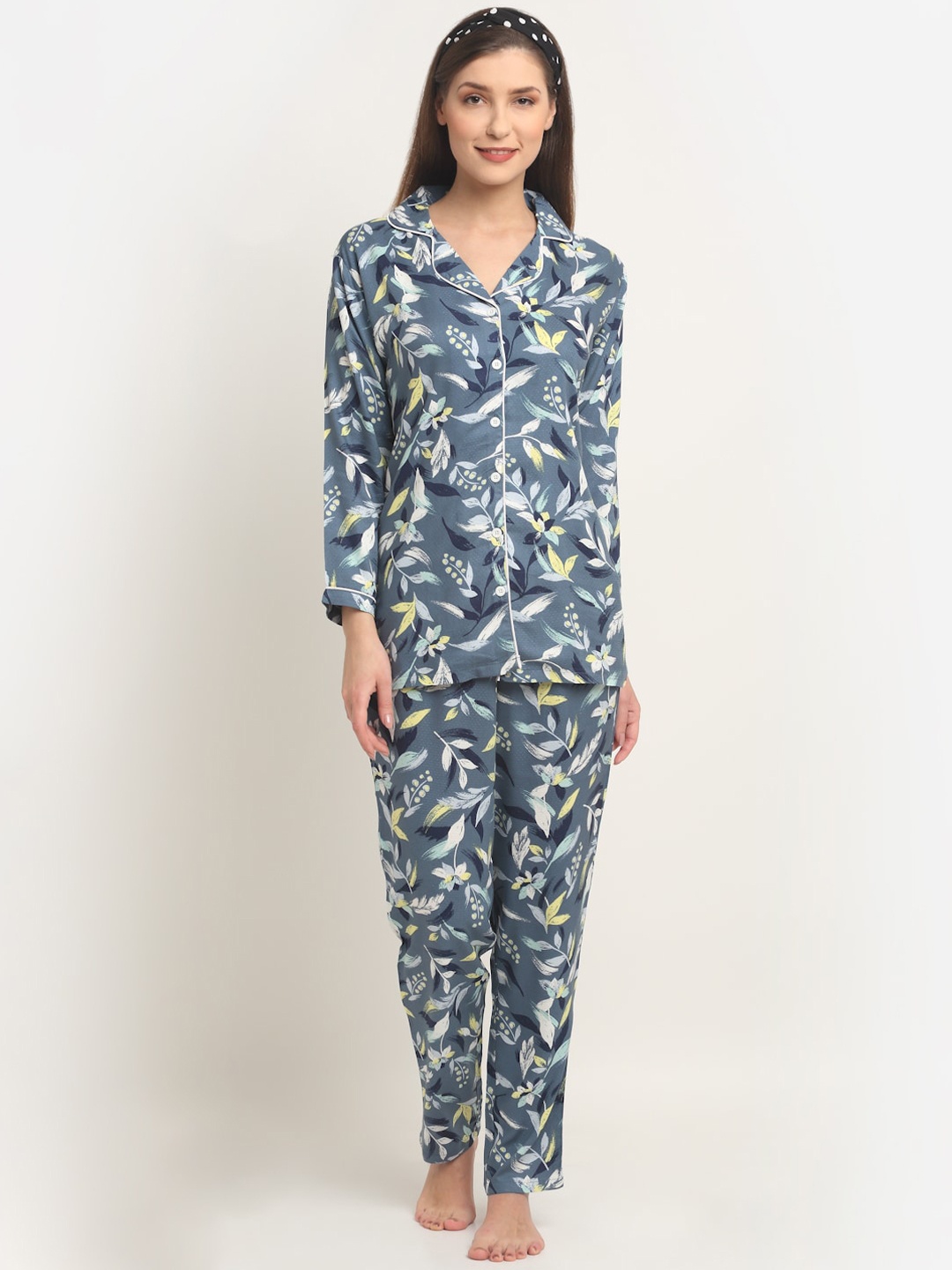 

Claura Women Grey & Green Printed Night suit