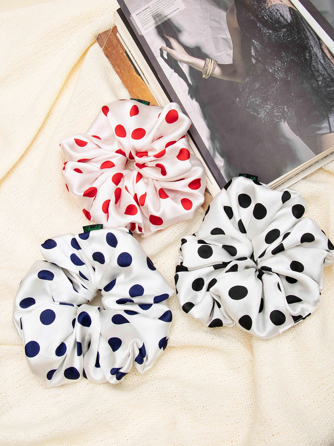 

Arendelle Women Red & Blue Pack of 3 Ponytail Holders
