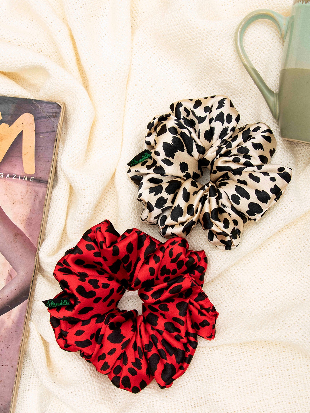 

Arendelle Women Pack of 2 Red and Beige Cheetah Print Large Scrunchies, Black