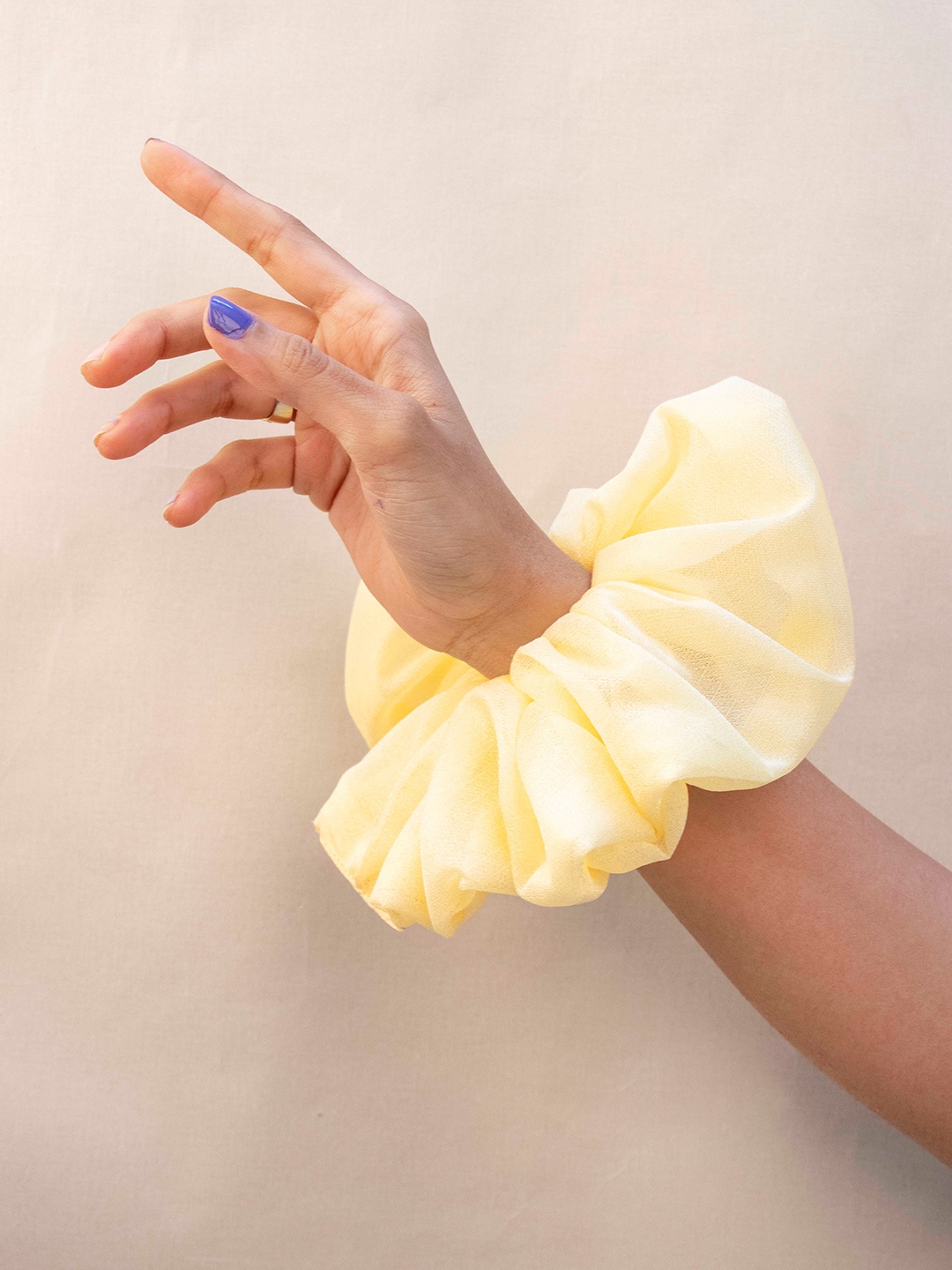 

Arendelle Women Yellow Solid Organza Ponytail Holder