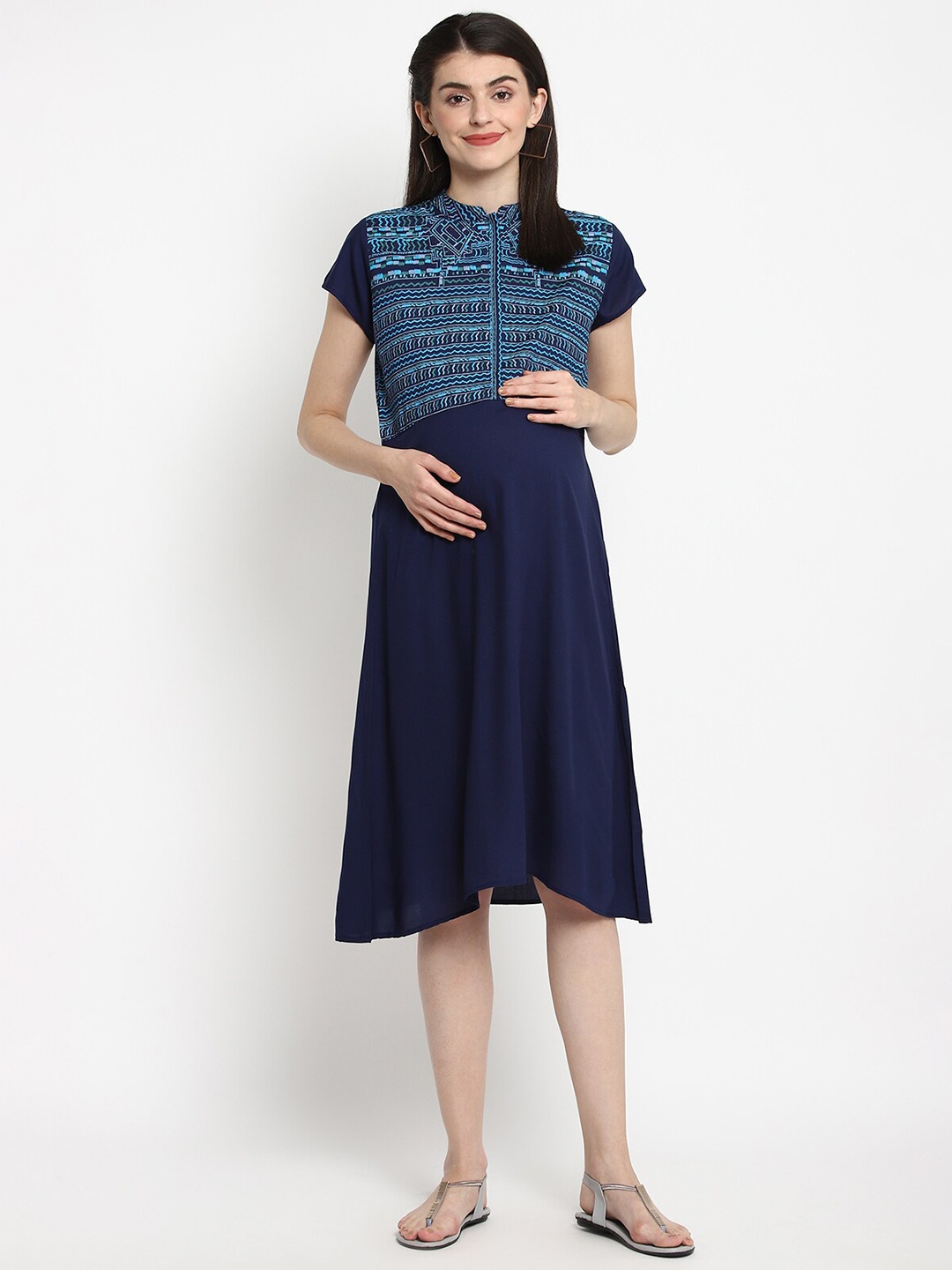 

The Vanca Women Blue Printed Short Sleeves Maternity Dress